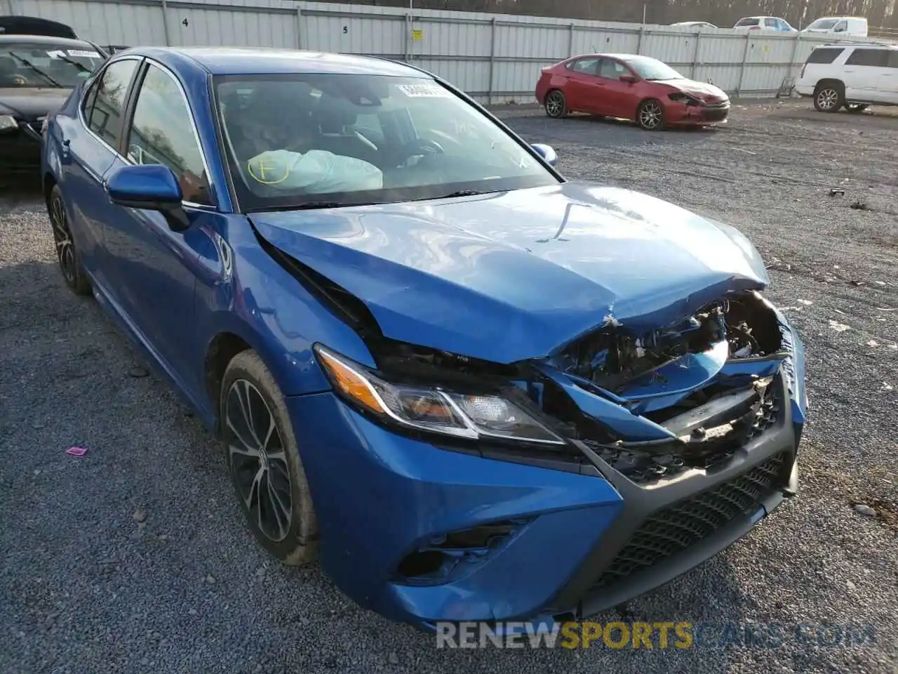 1 Photograph of a damaged car 4T1G11AK3LU313618 TOYOTA CAMRY 2020