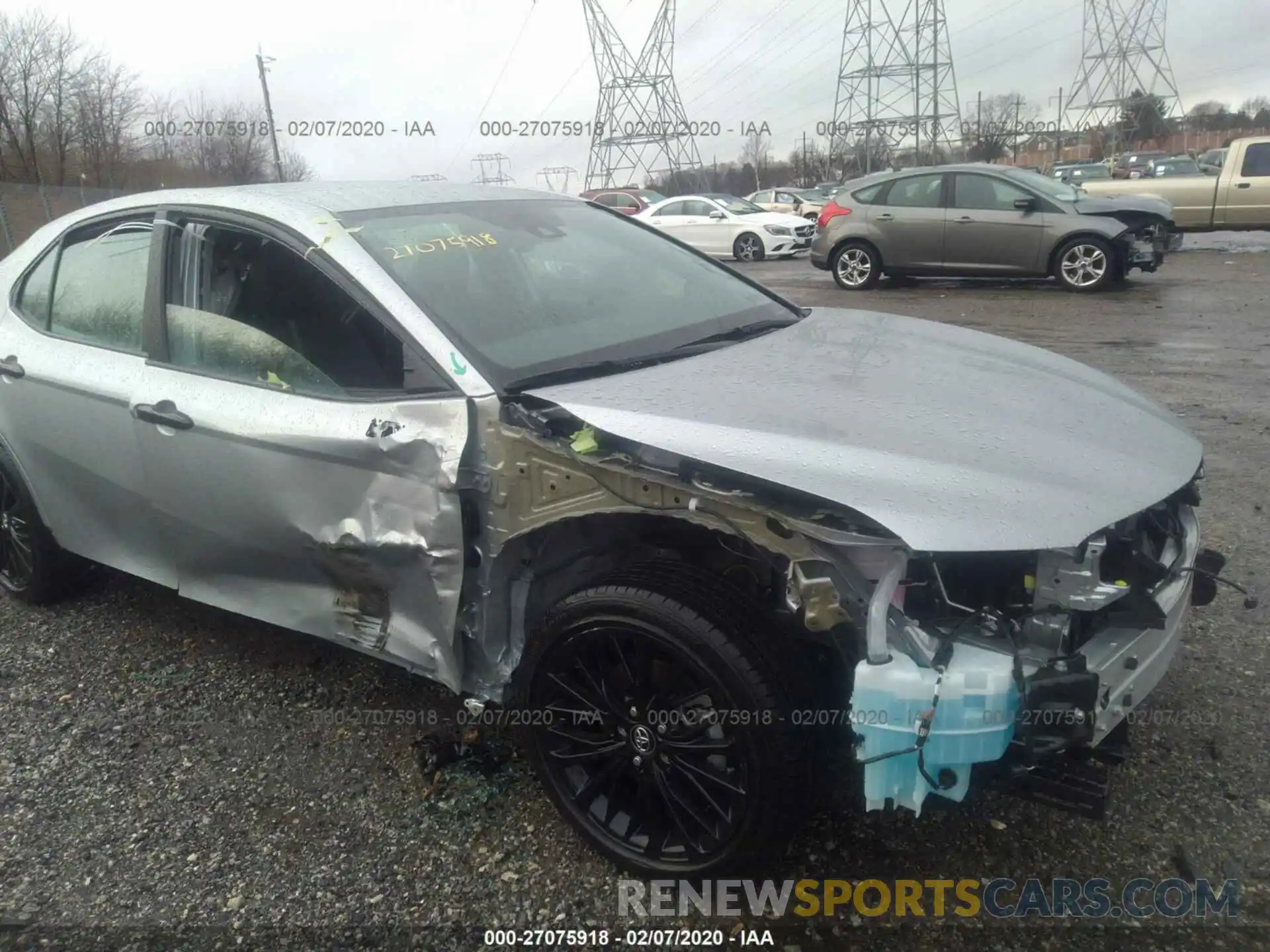 6 Photograph of a damaged car 4T1G11AK3LU313621 TOYOTA CAMRY 2020