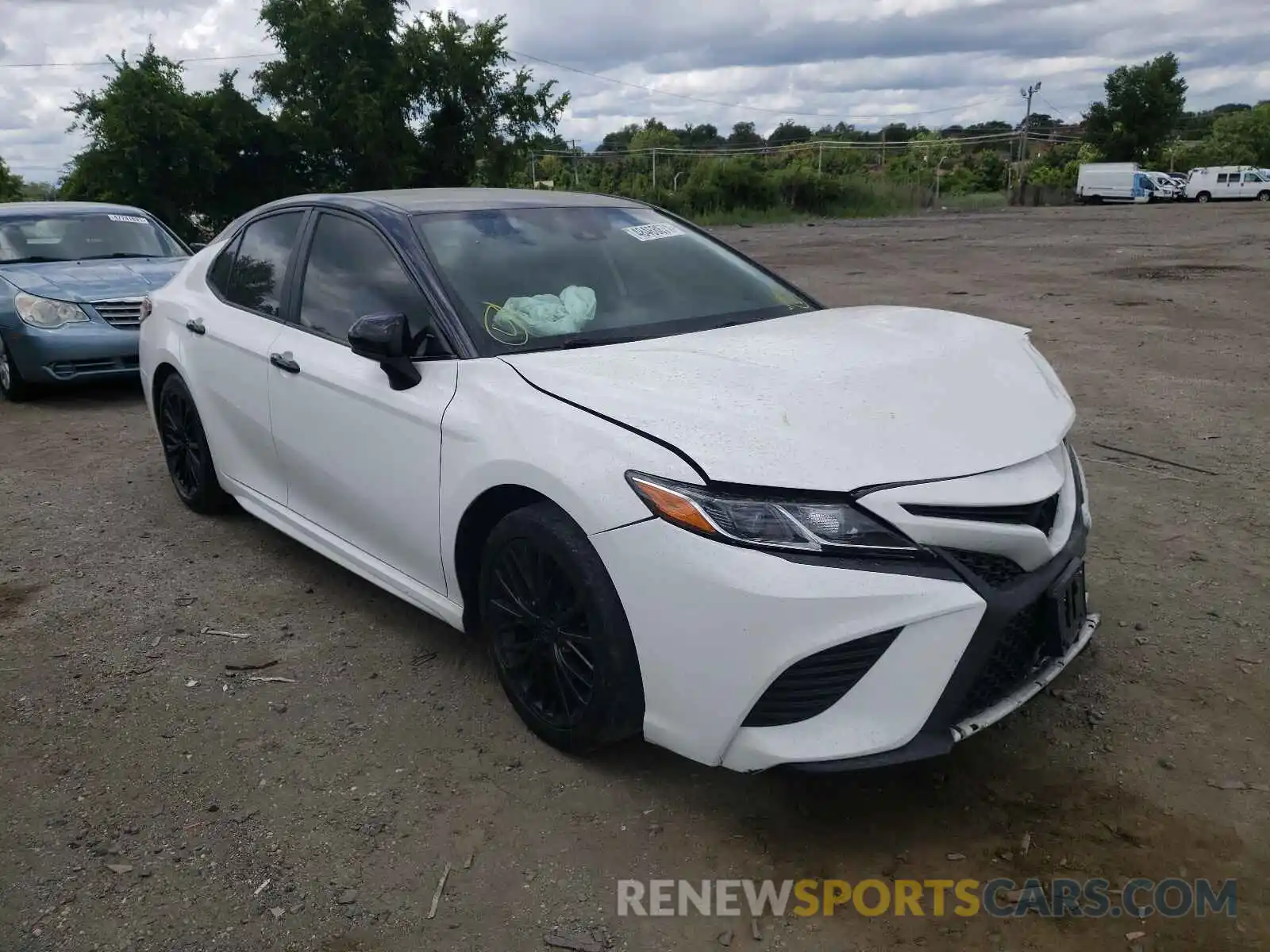 1 Photograph of a damaged car 4T1G11AK3LU321010 TOYOTA CAMRY 2020