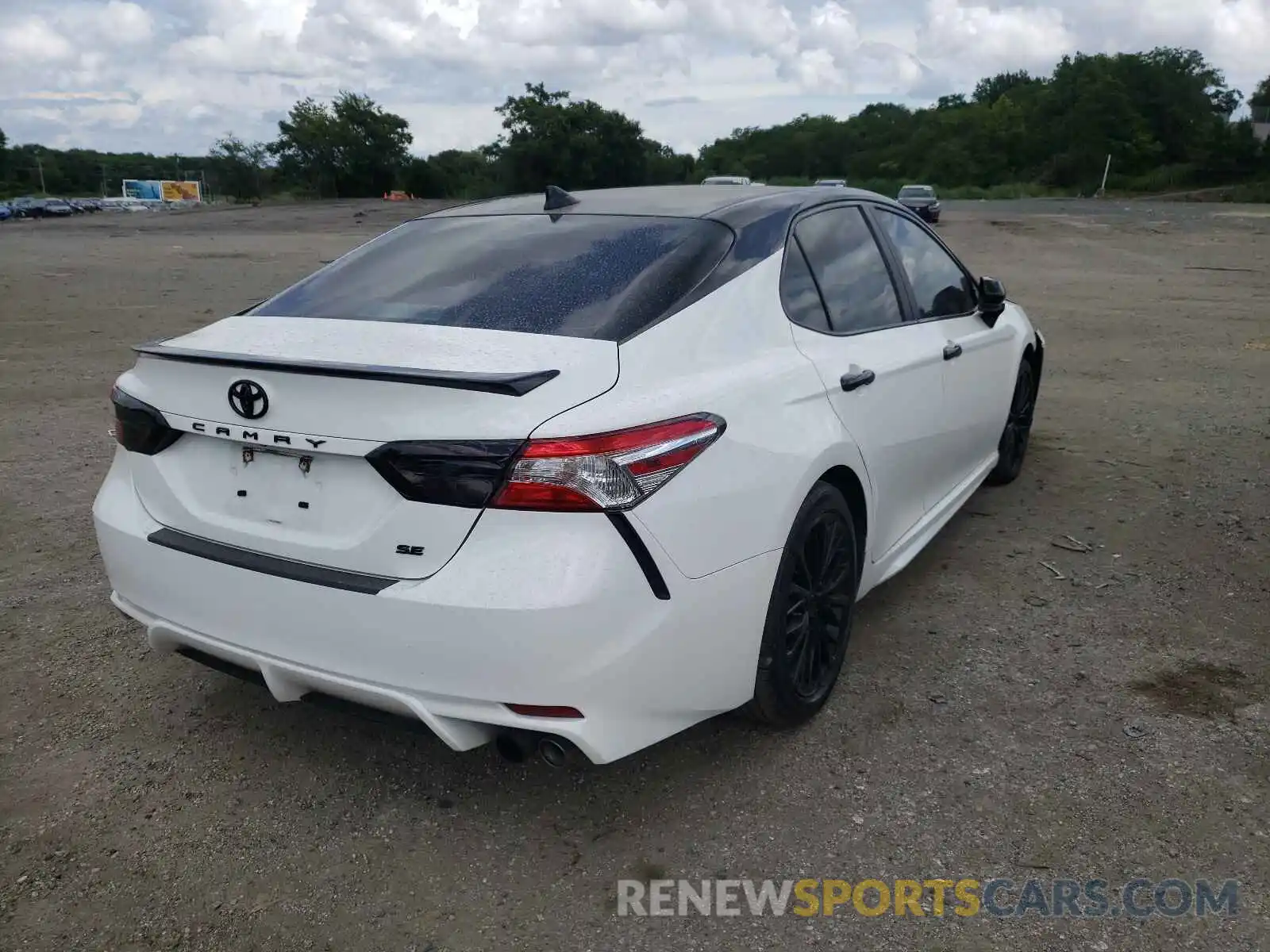 4 Photograph of a damaged car 4T1G11AK3LU321010 TOYOTA CAMRY 2020