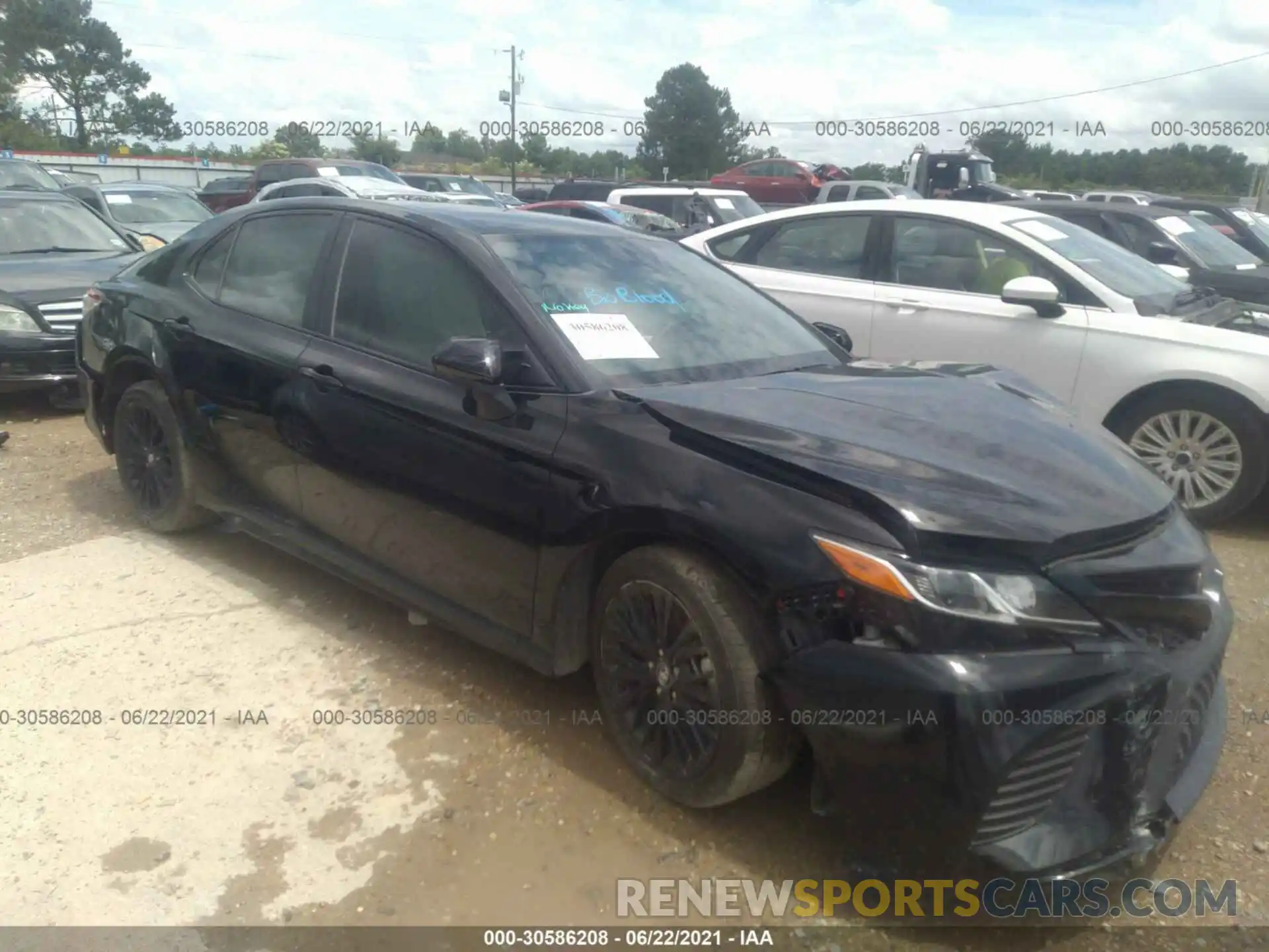 1 Photograph of a damaged car 4T1G11AK3LU321671 TOYOTA CAMRY 2020