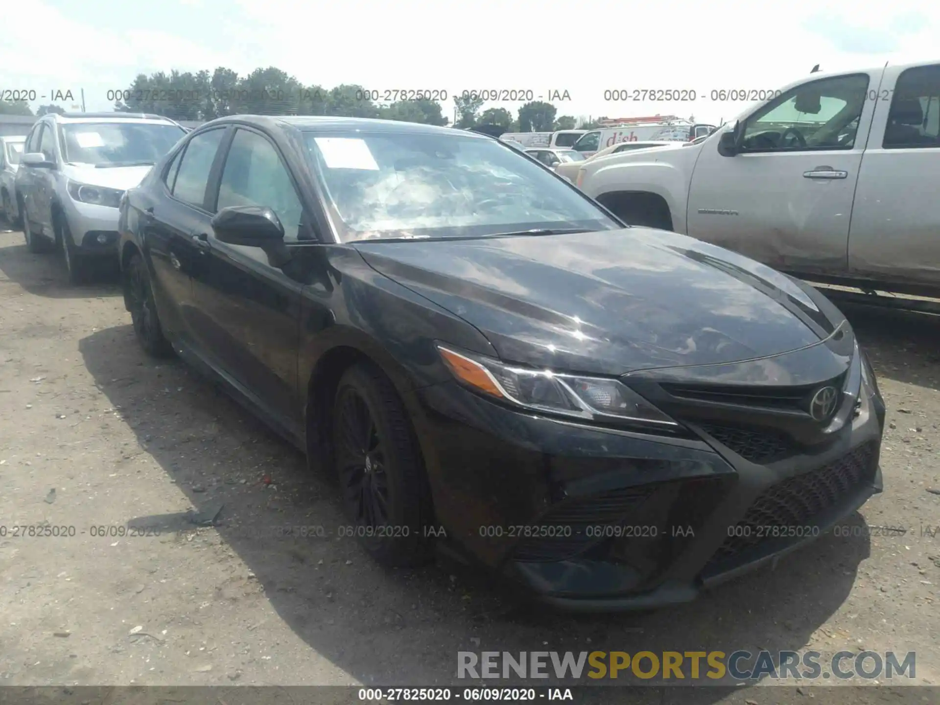 1 Photograph of a damaged car 4T1G11AK3LU324909 TOYOTA CAMRY 2020