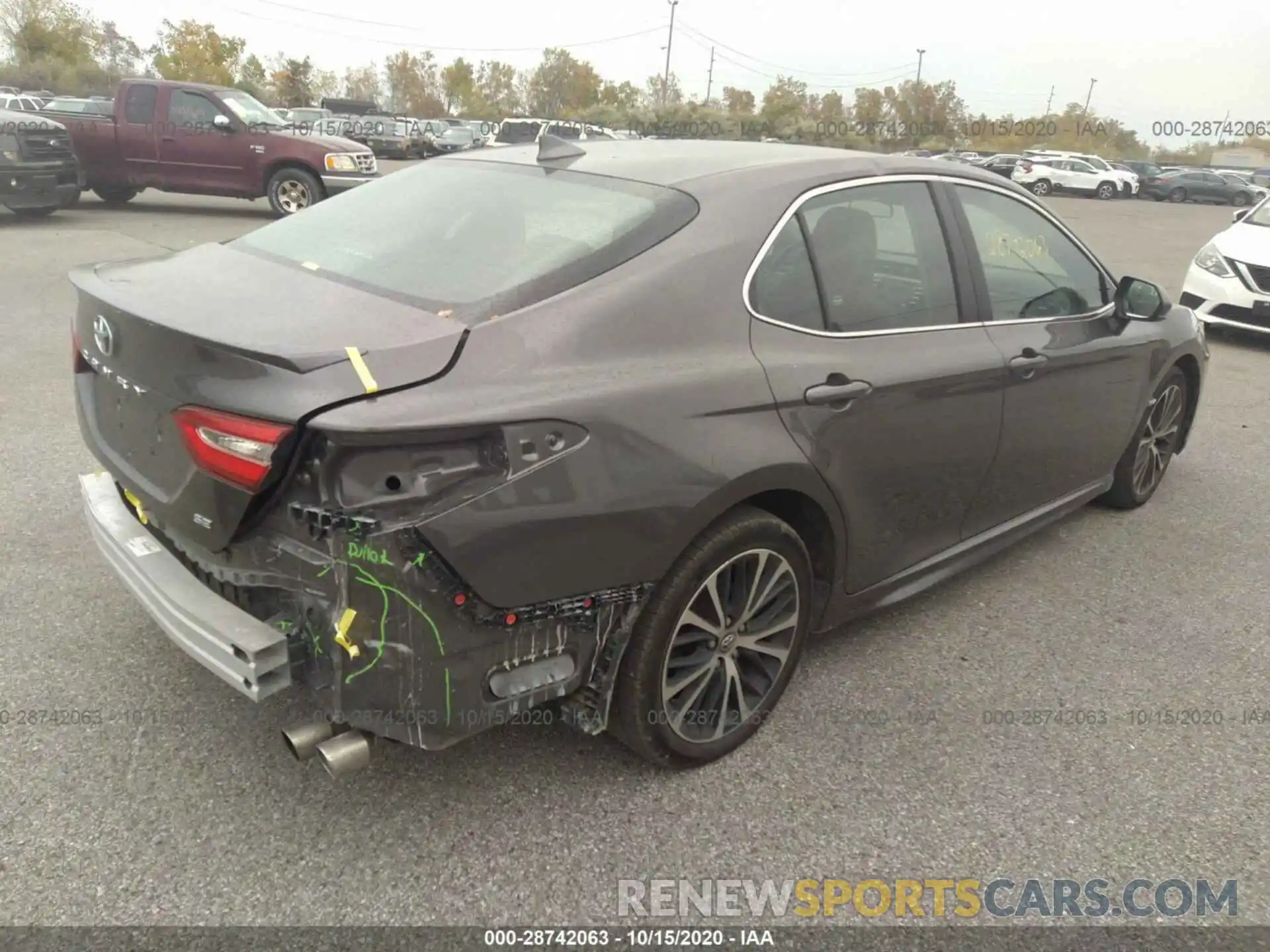 4 Photograph of a damaged car 4T1G11AK3LU327390 TOYOTA CAMRY 2020