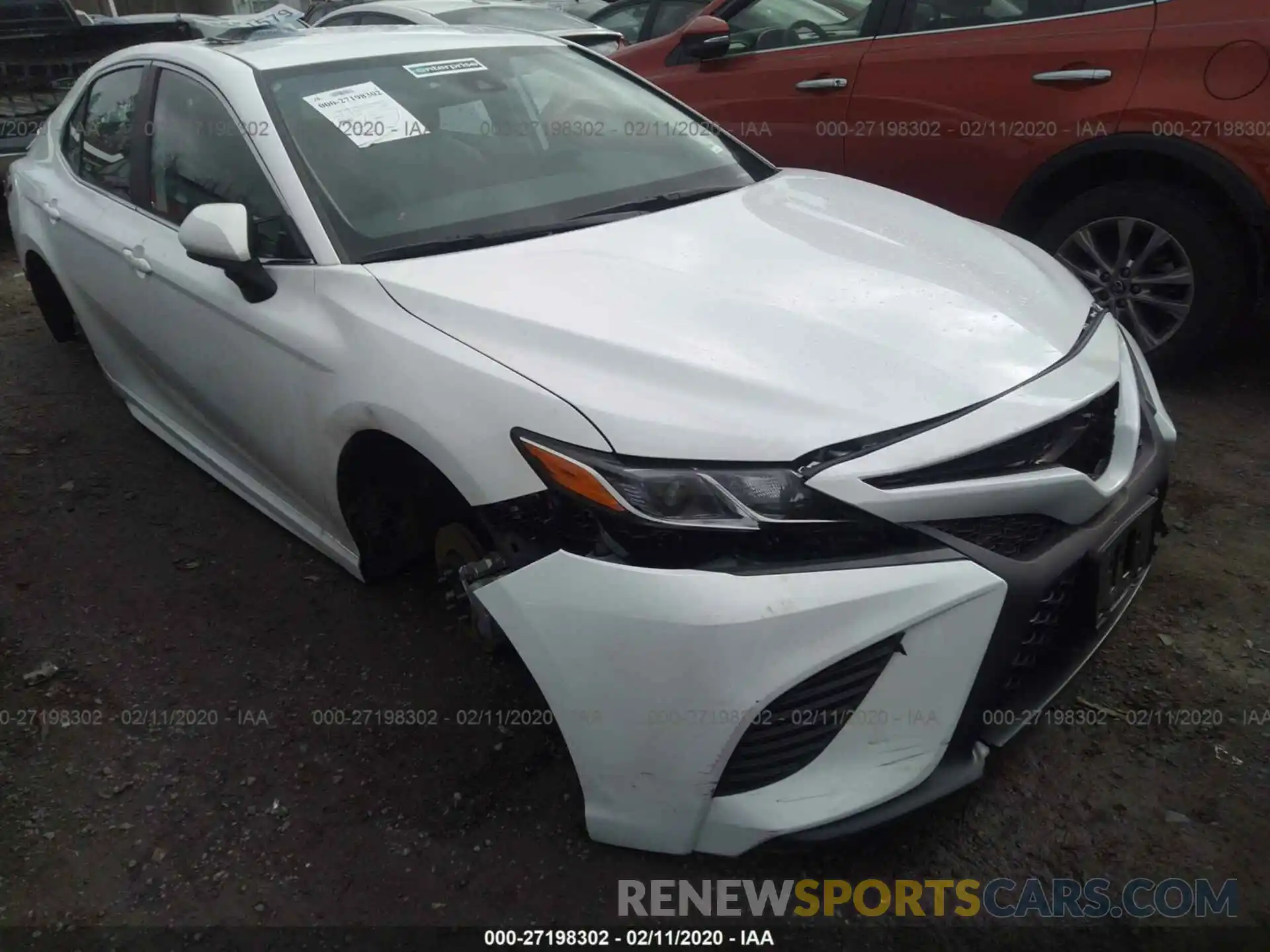 1 Photograph of a damaged car 4T1G11AK3LU328040 TOYOTA CAMRY 2020