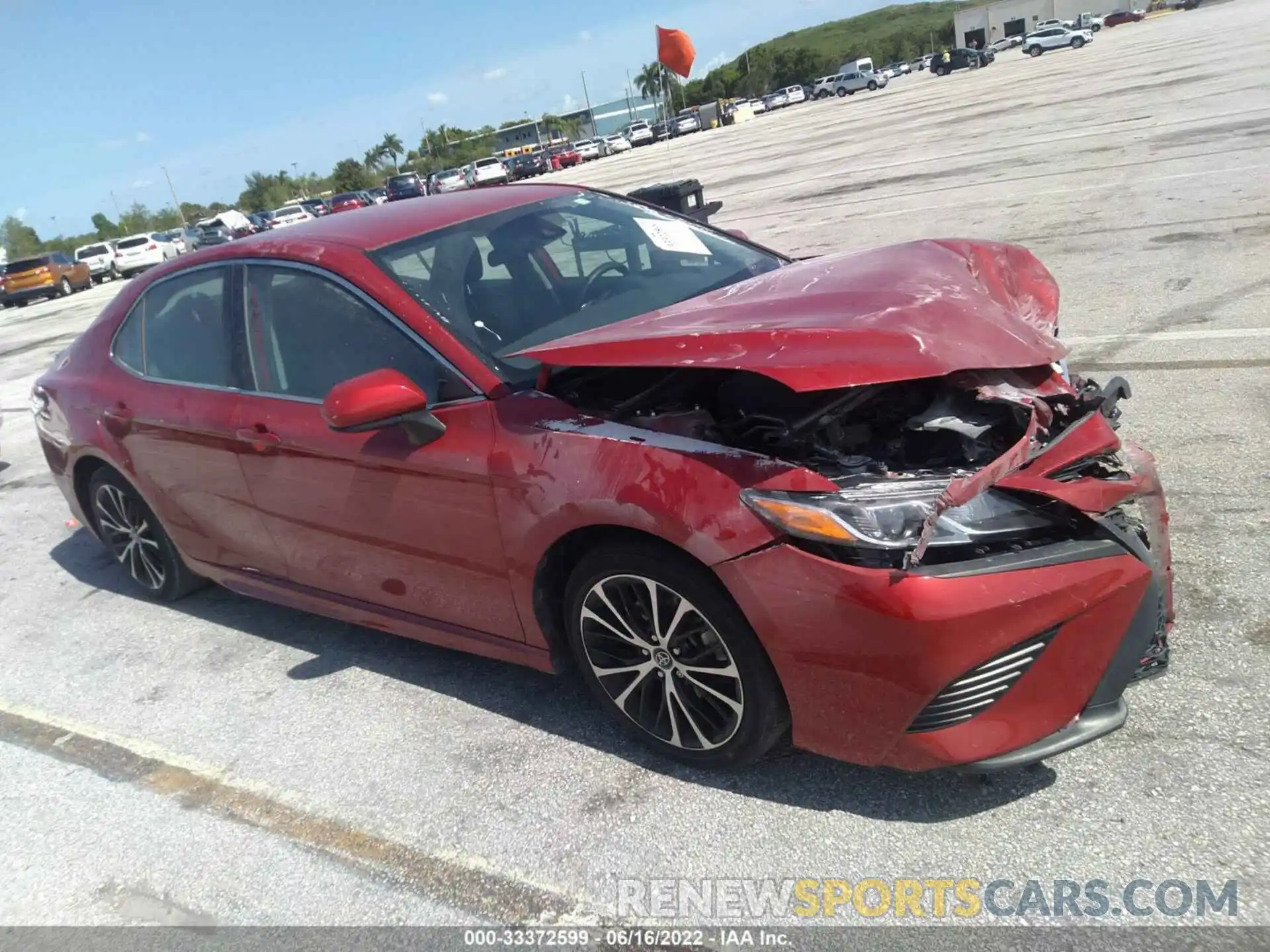 1 Photograph of a damaged car 4T1G11AK3LU328913 TOYOTA CAMRY 2020