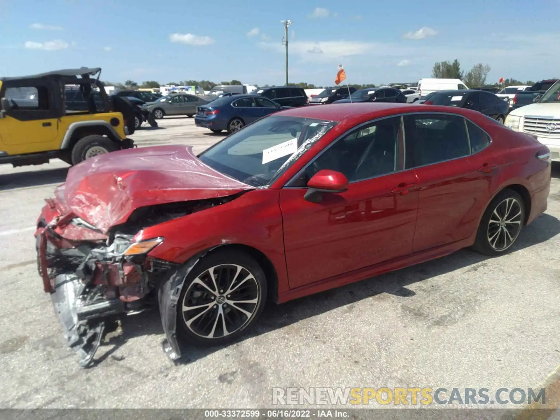 2 Photograph of a damaged car 4T1G11AK3LU328913 TOYOTA CAMRY 2020