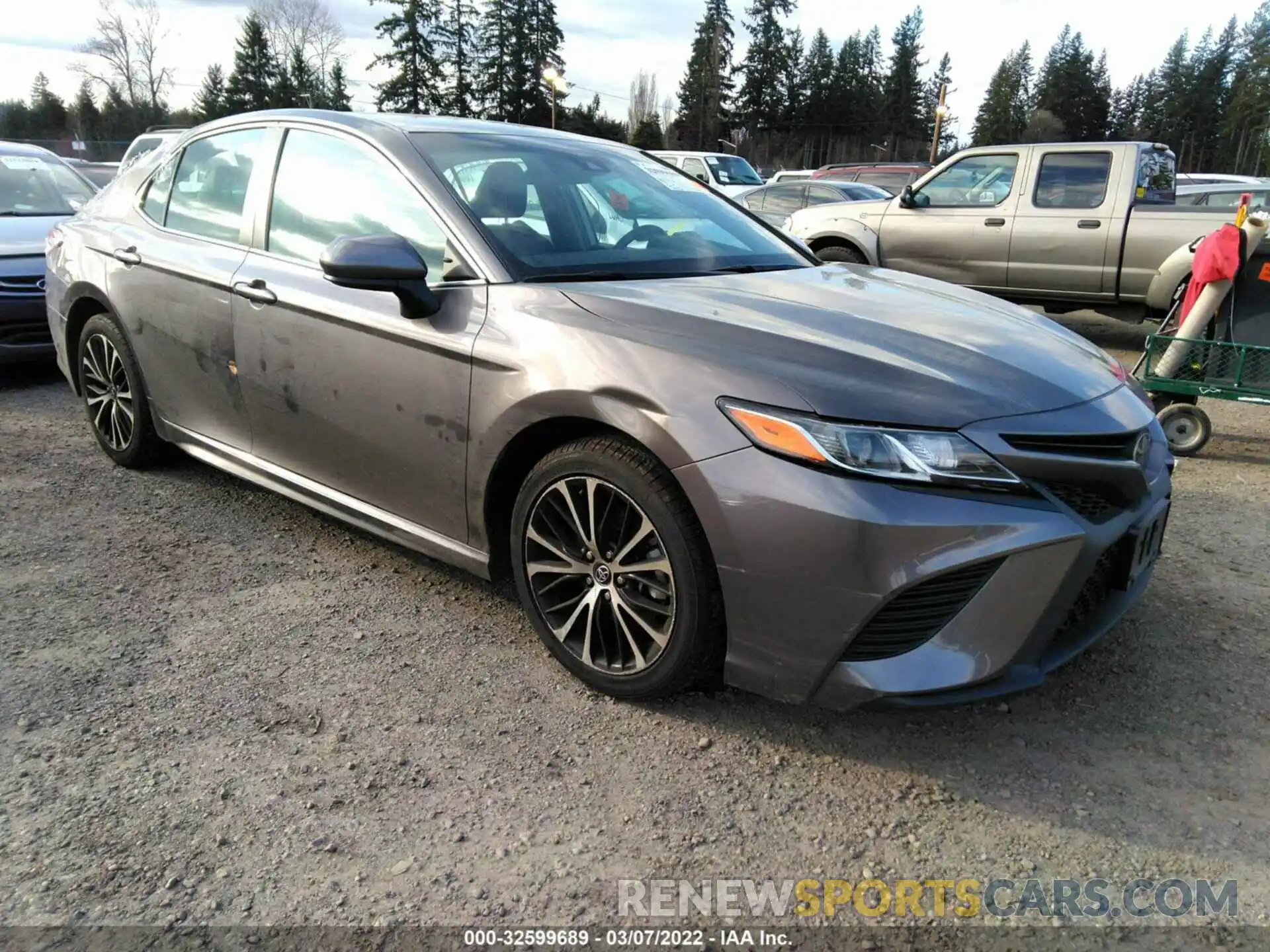 1 Photograph of a damaged car 4T1G11AK3LU332539 TOYOTA CAMRY 2020