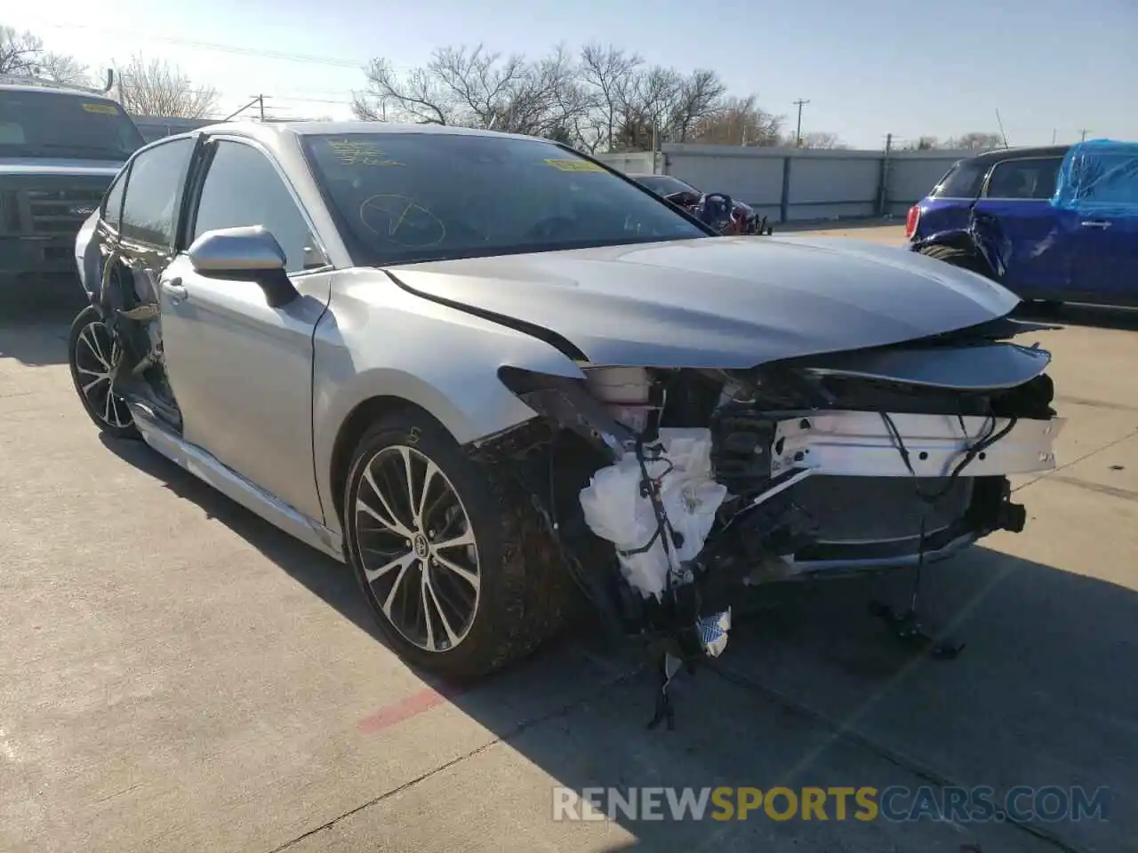 1 Photograph of a damaged car 4T1G11AK3LU333237 TOYOTA CAMRY 2020