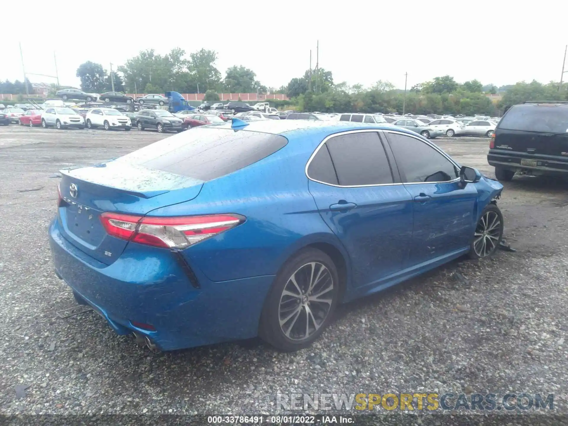 4 Photograph of a damaged car 4T1G11AK3LU334274 TOYOTA CAMRY 2020