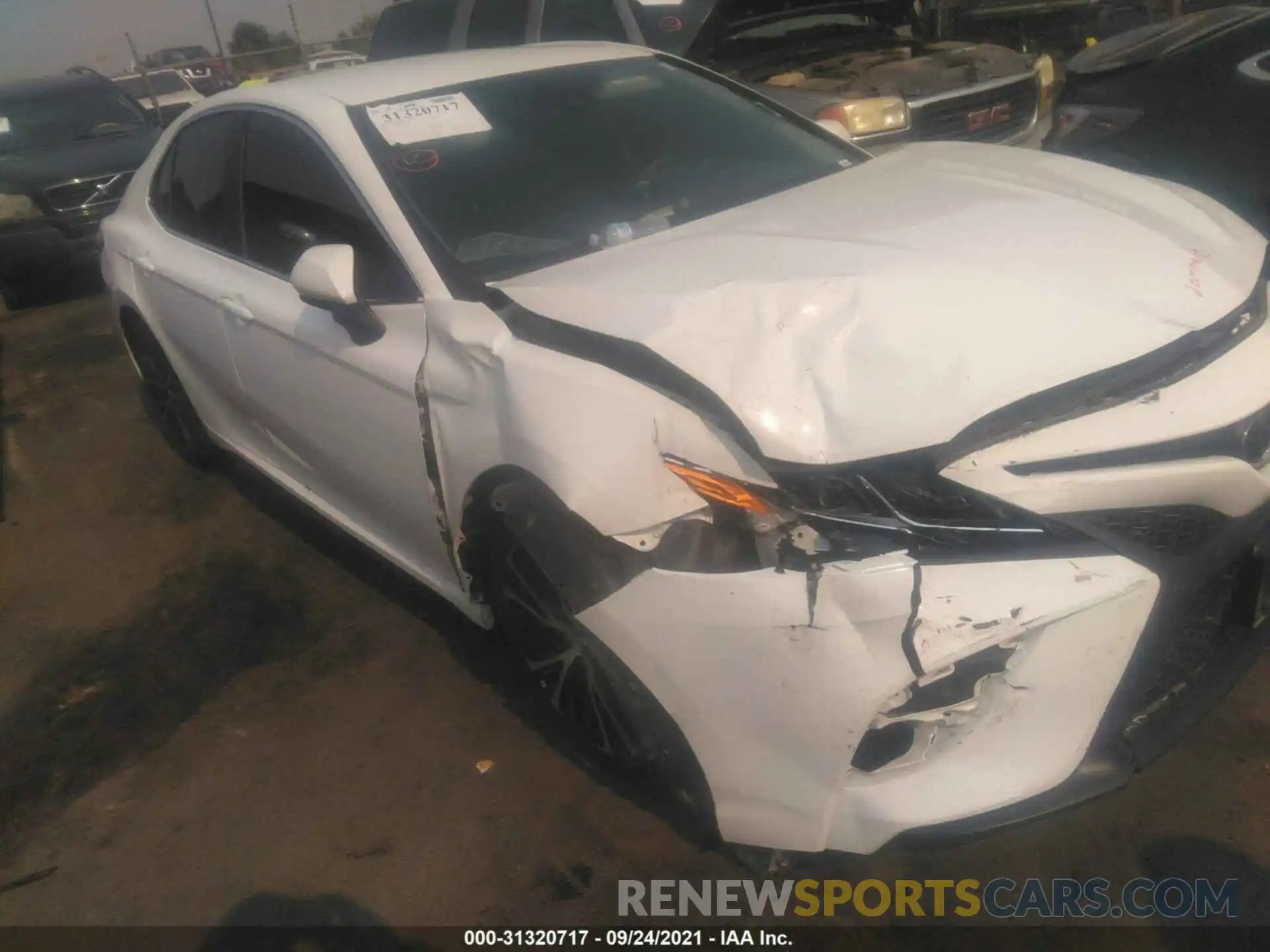 1 Photograph of a damaged car 4T1G11AK3LU335778 TOYOTA CAMRY 2020