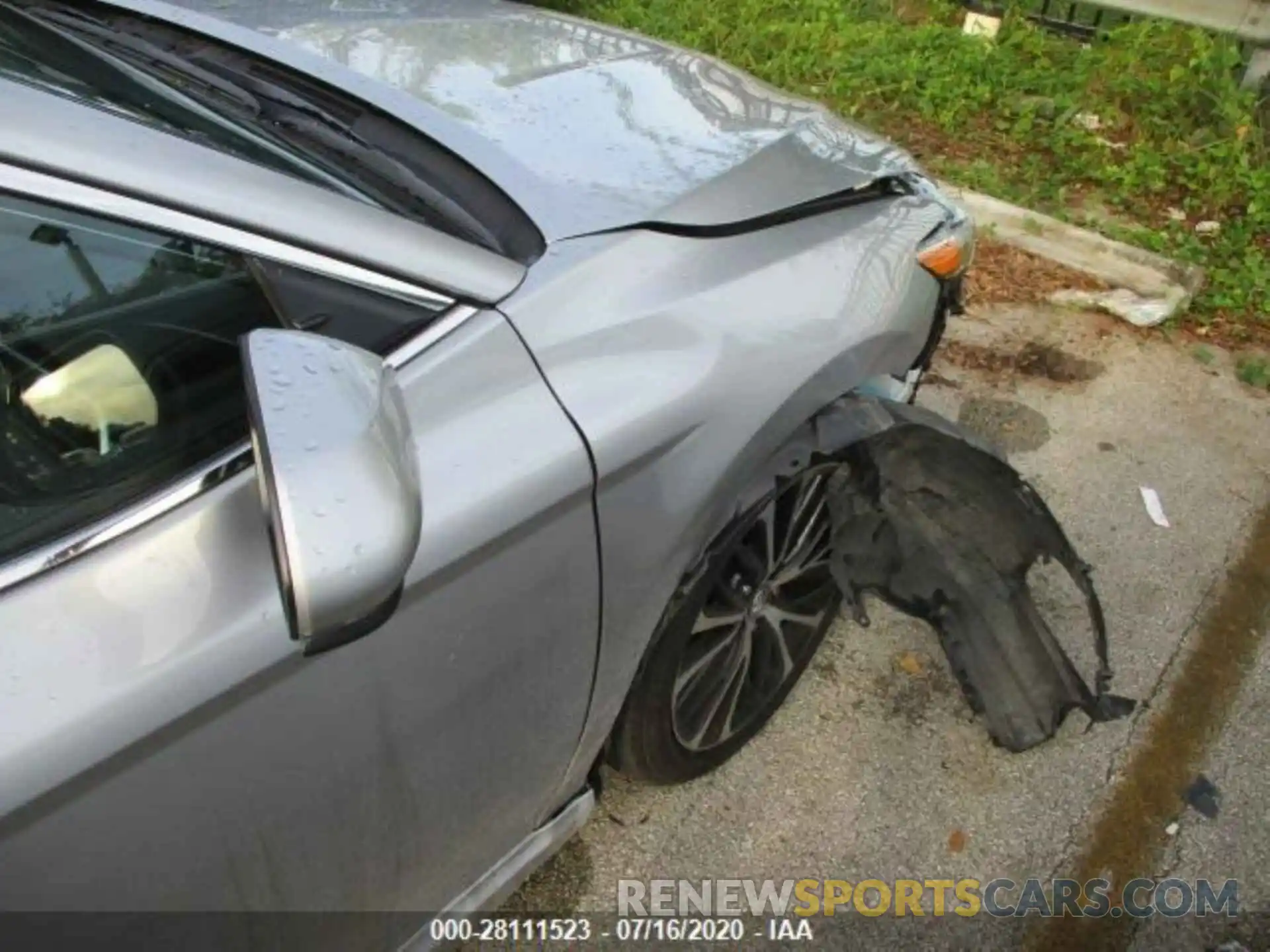 6 Photograph of a damaged car 4T1G11AK3LU337501 TOYOTA CAMRY 2020