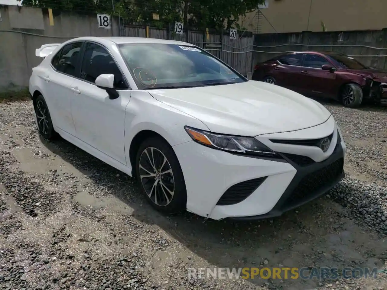 1 Photograph of a damaged car 4T1G11AK3LU339457 TOYOTA CAMRY 2020