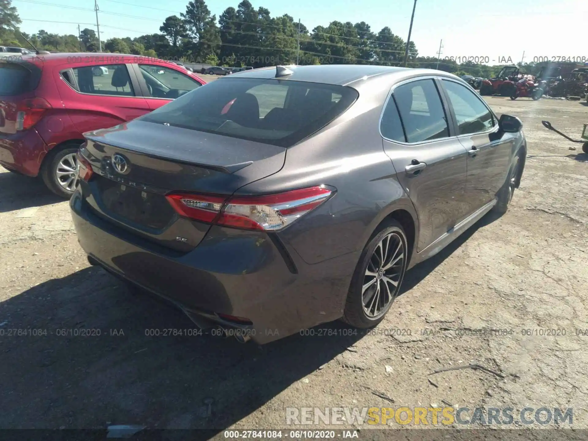 4 Photograph of a damaged car 4T1G11AK3LU342035 TOYOTA CAMRY 2020