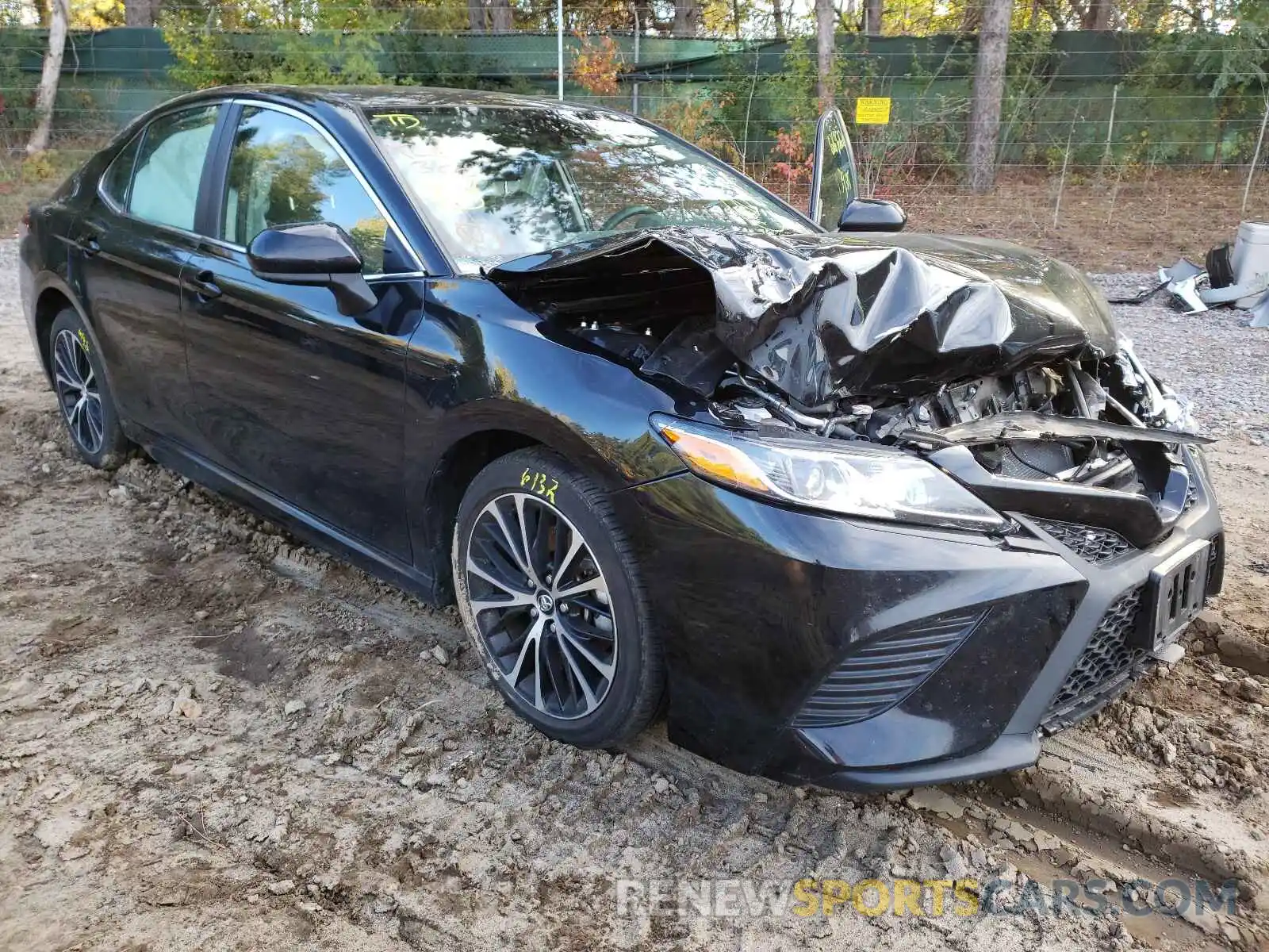 1 Photograph of a damaged car 4T1G11AK3LU343959 TOYOTA CAMRY 2020