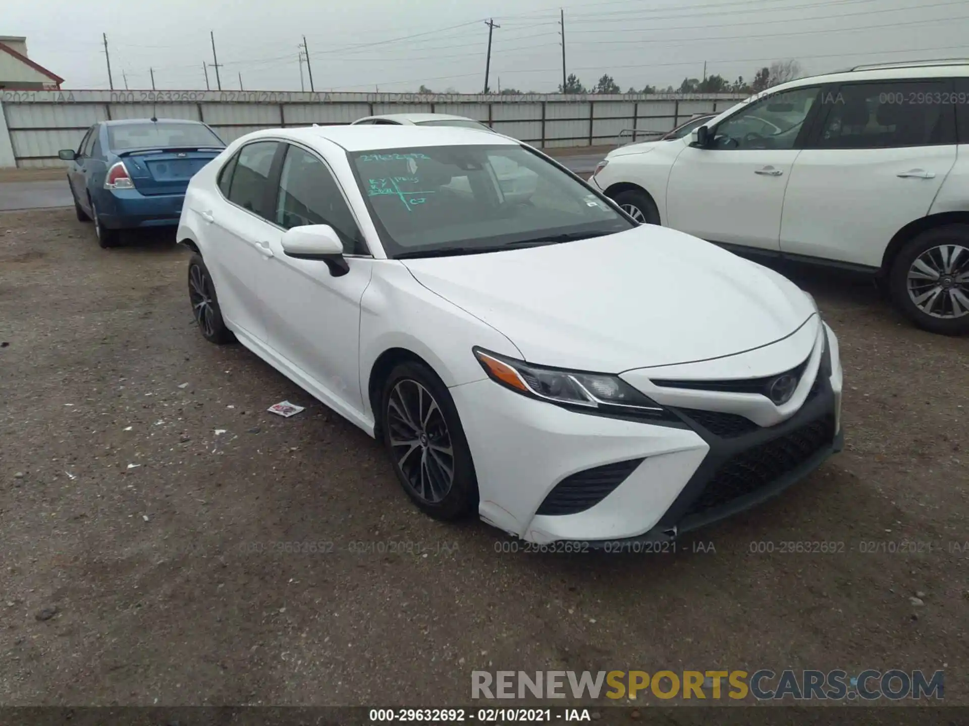 1 Photograph of a damaged car 4T1G11AK3LU345694 TOYOTA CAMRY 2020