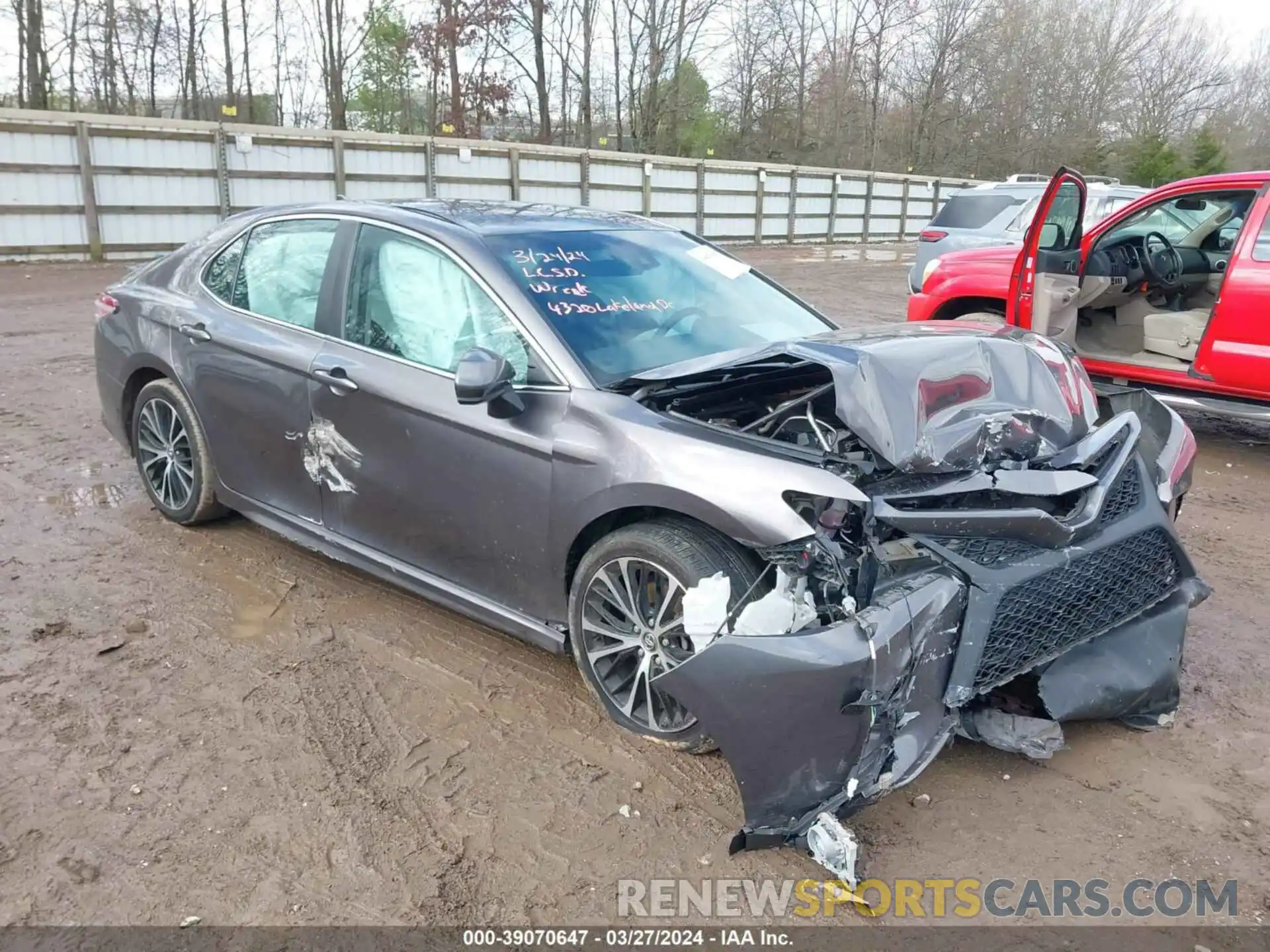 1 Photograph of a damaged car 4T1G11AK3LU345985 TOYOTA CAMRY 2020