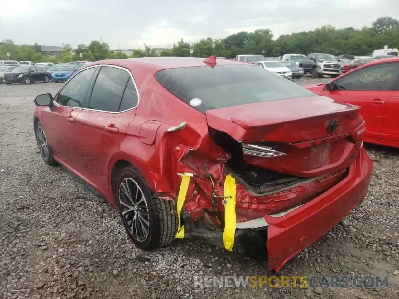 3 Photograph of a damaged car 4T1G11AK3LU346618 TOYOTA CAMRY 2020