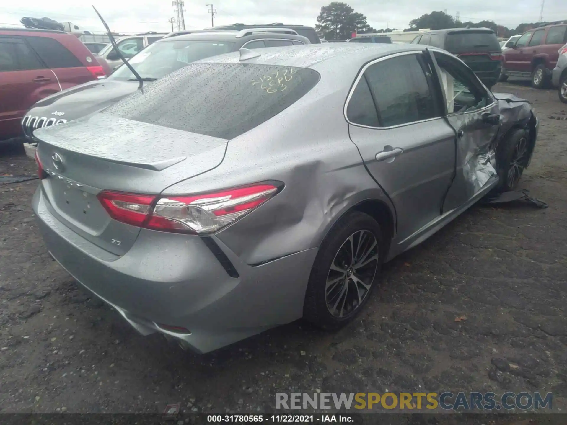 4 Photograph of a damaged car 4T1G11AK3LU347090 TOYOTA CAMRY 2020