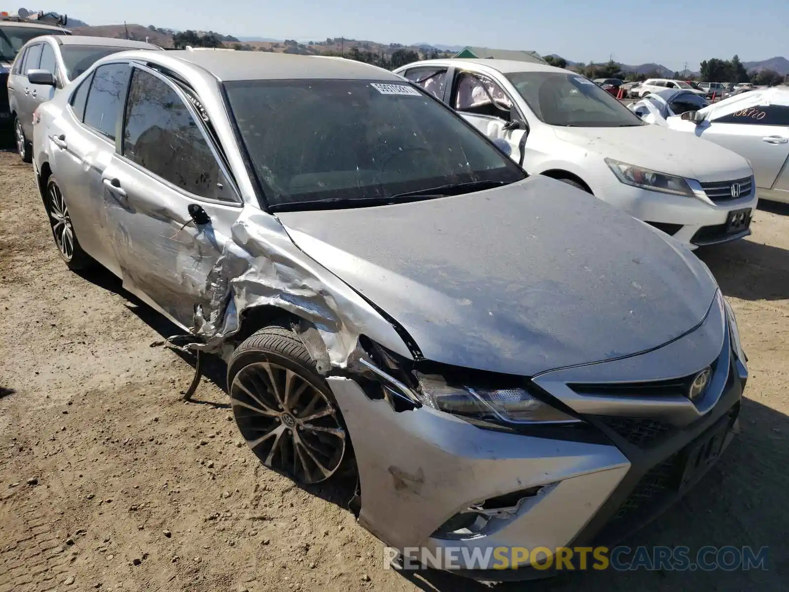 1 Photograph of a damaged car 4T1G11AK3LU348479 TOYOTA CAMRY 2020