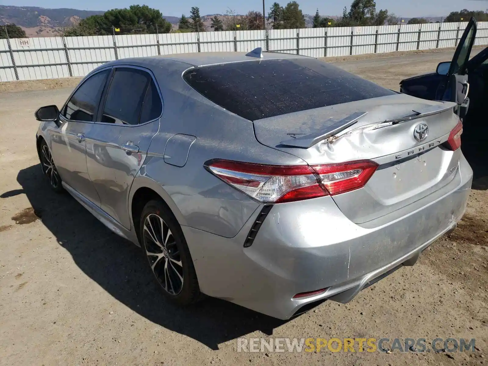 3 Photograph of a damaged car 4T1G11AK3LU348479 TOYOTA CAMRY 2020