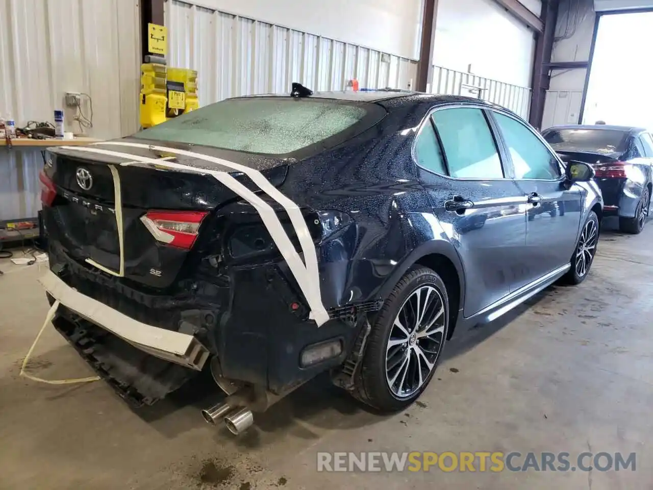 4 Photograph of a damaged car 4T1G11AK3LU349230 TOYOTA CAMRY 2020