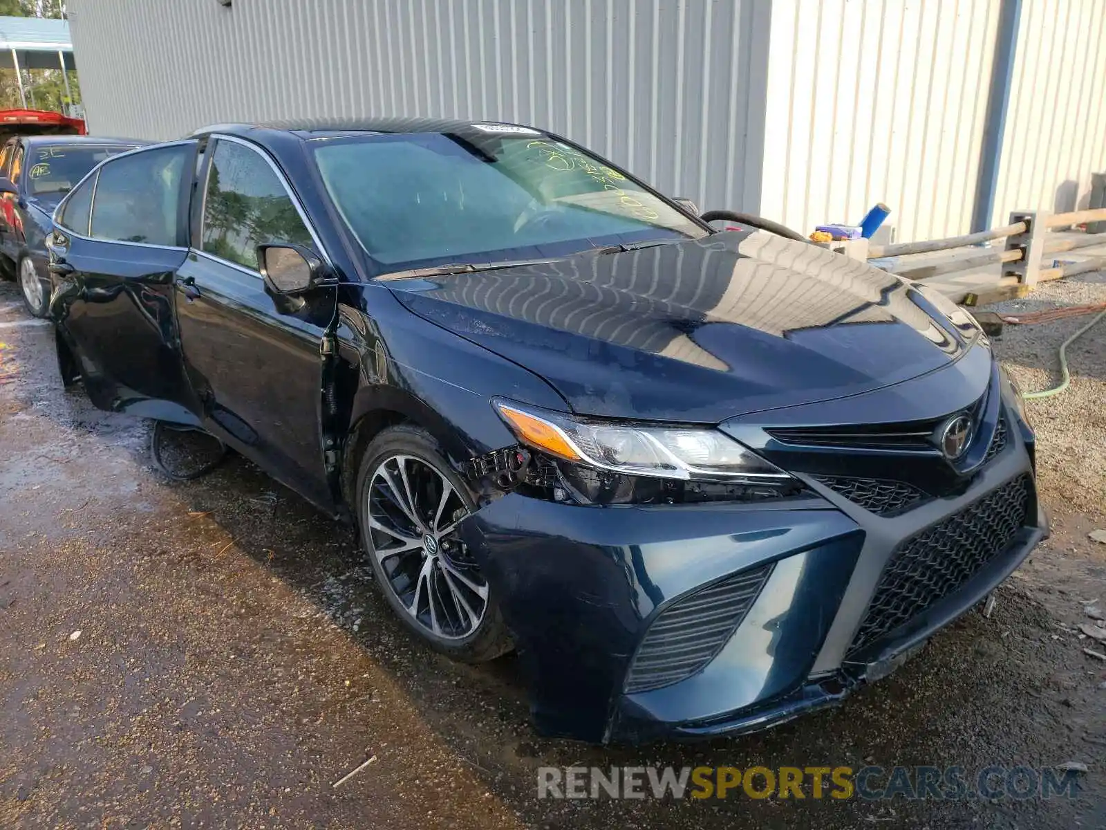 1 Photograph of a damaged car 4T1G11AK3LU349745 TOYOTA CAMRY 2020