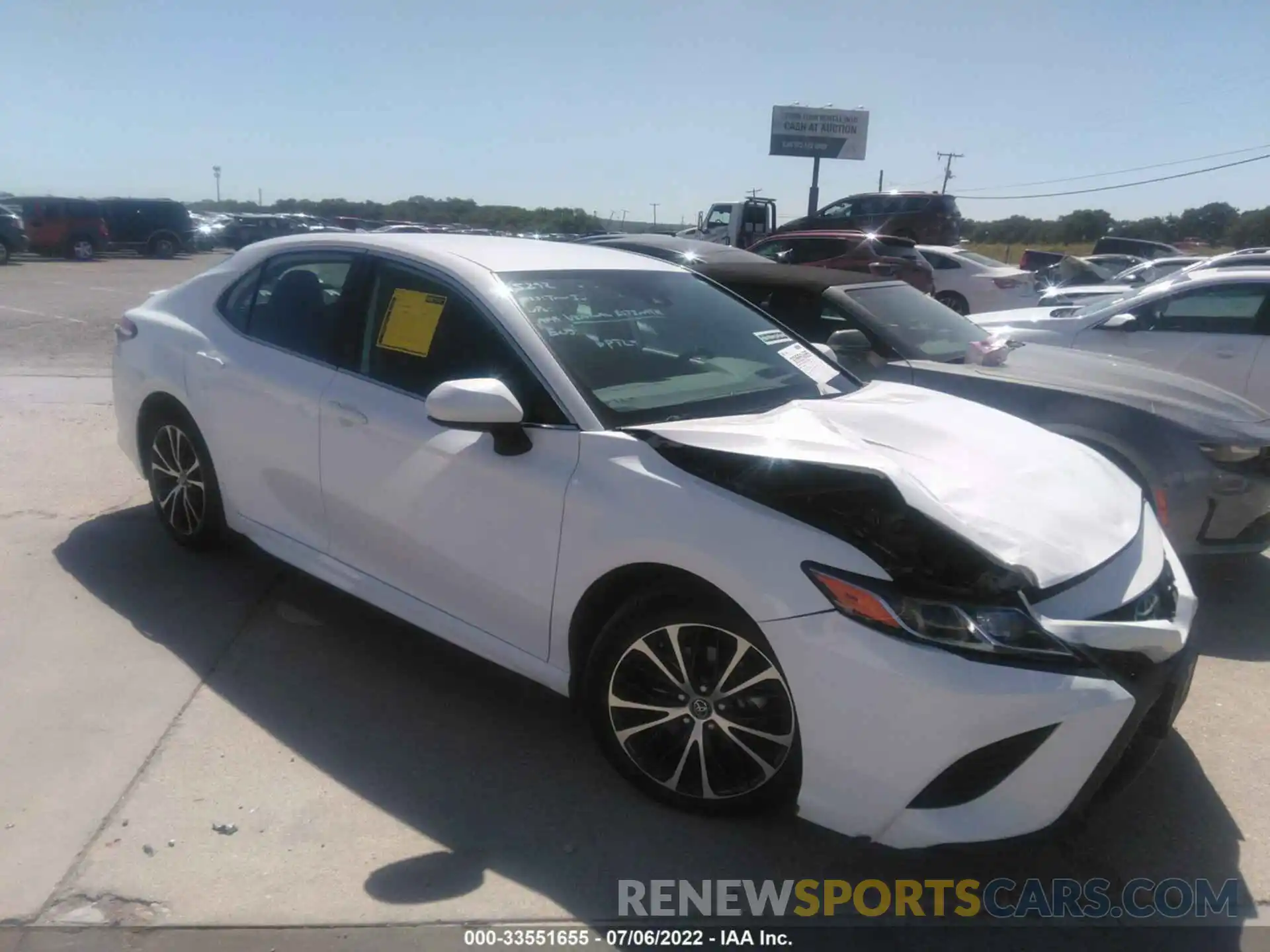 1 Photograph of a damaged car 4T1G11AK3LU353228 TOYOTA CAMRY 2020