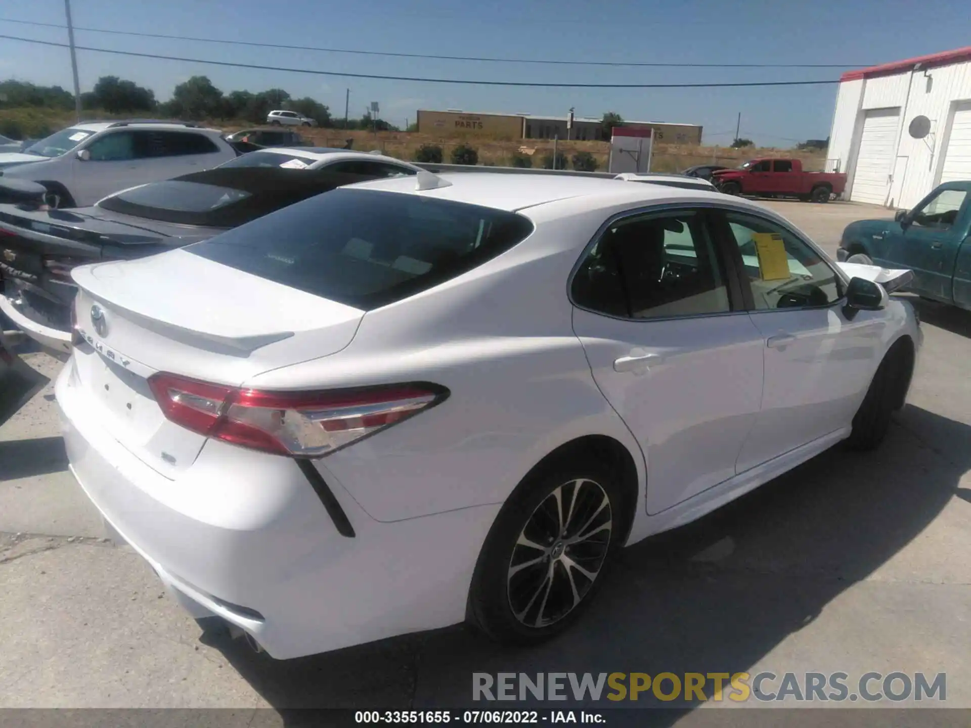 4 Photograph of a damaged car 4T1G11AK3LU353228 TOYOTA CAMRY 2020