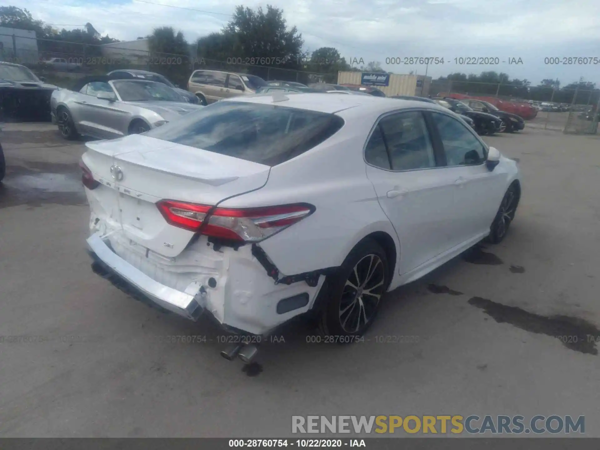 4 Photograph of a damaged car 4T1G11AK3LU357361 TOYOTA CAMRY 2020