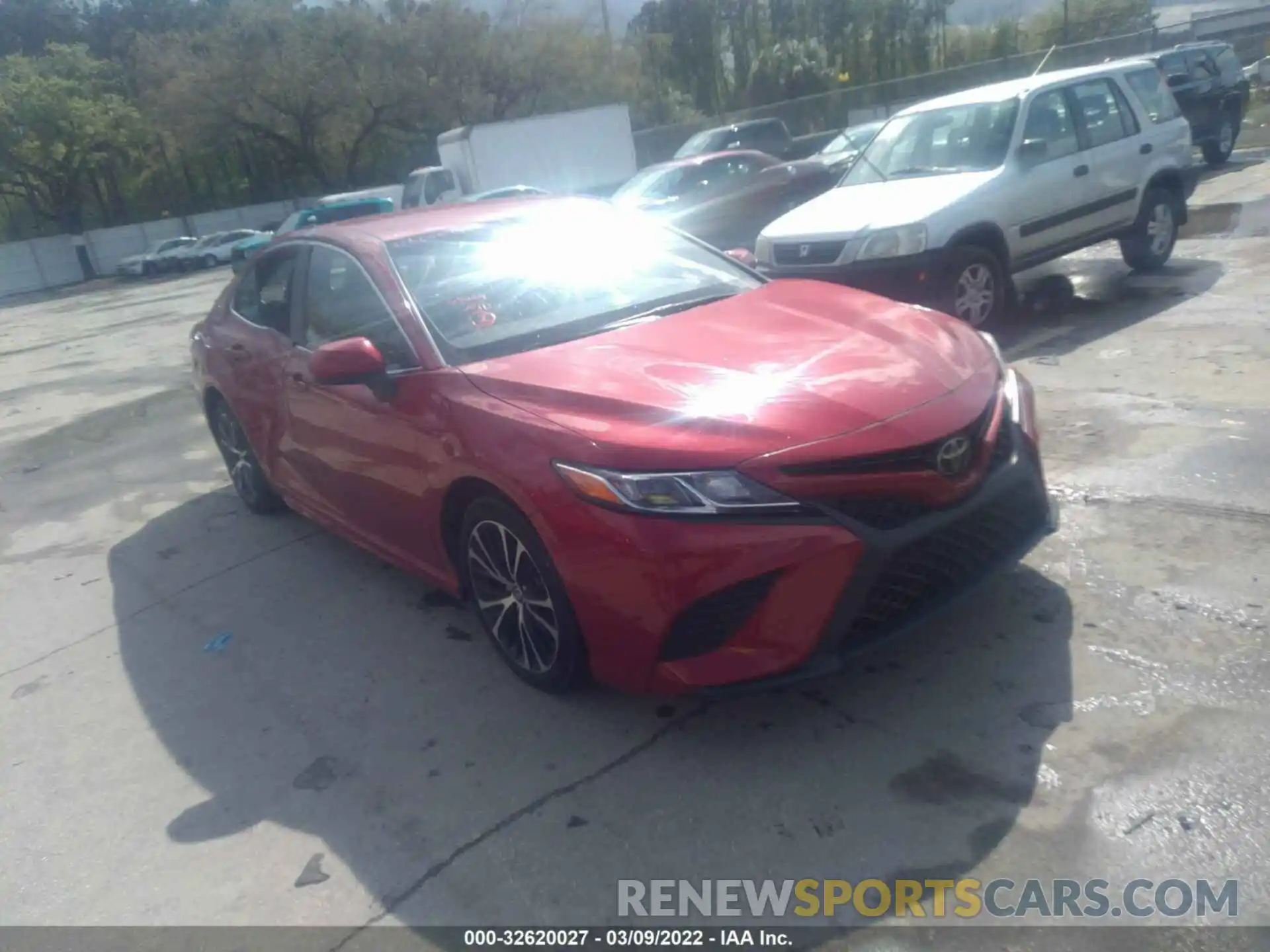 1 Photograph of a damaged car 4T1G11AK3LU359093 TOYOTA CAMRY 2020