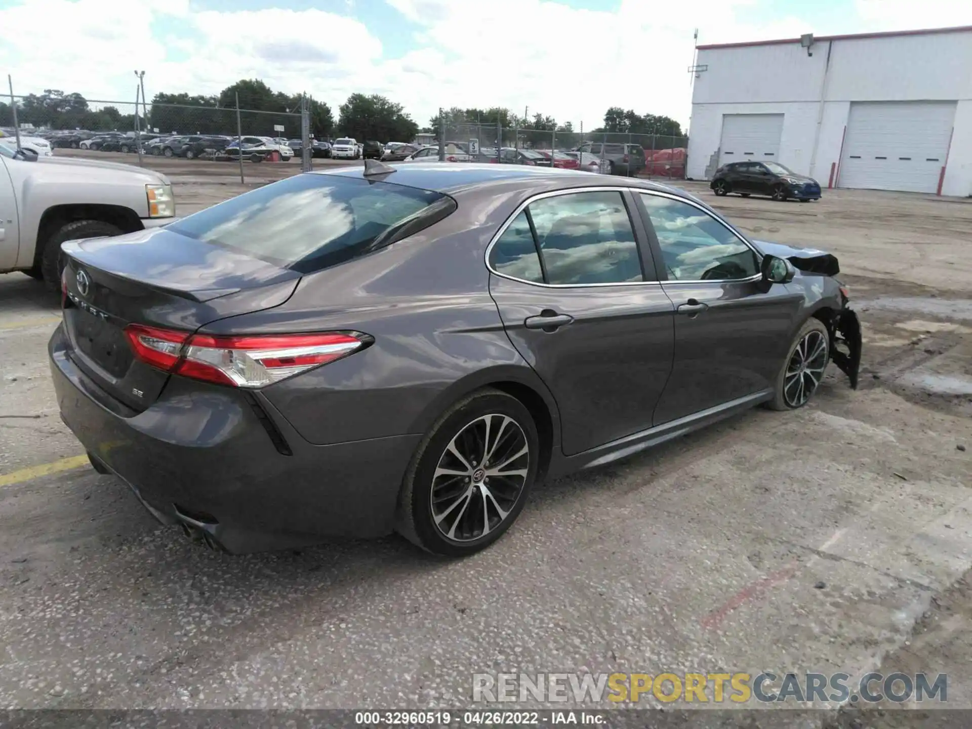 4 Photograph of a damaged car 4T1G11AK3LU359336 TOYOTA CAMRY 2020