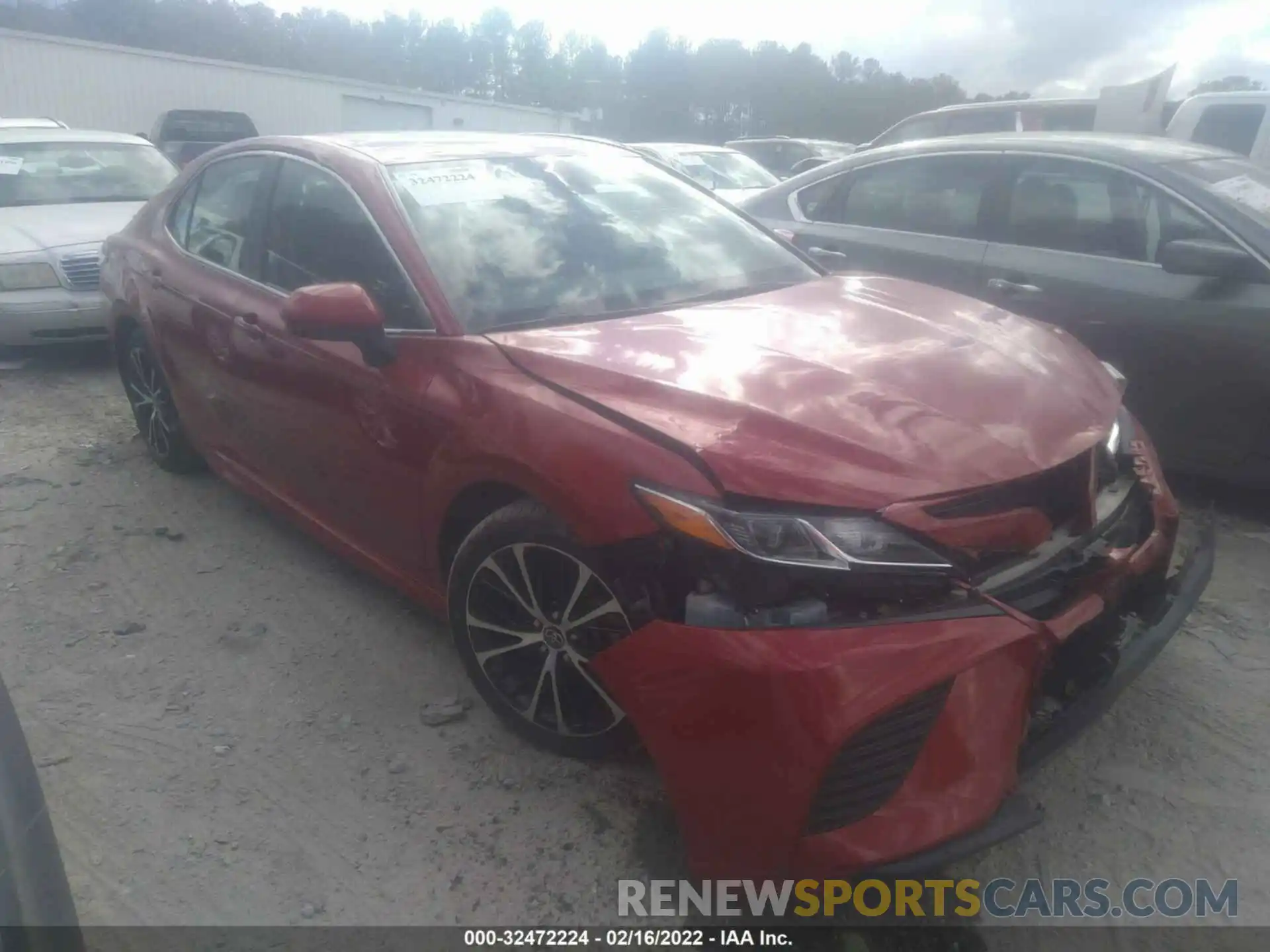 1 Photograph of a damaged car 4T1G11AK3LU360776 TOYOTA CAMRY 2020