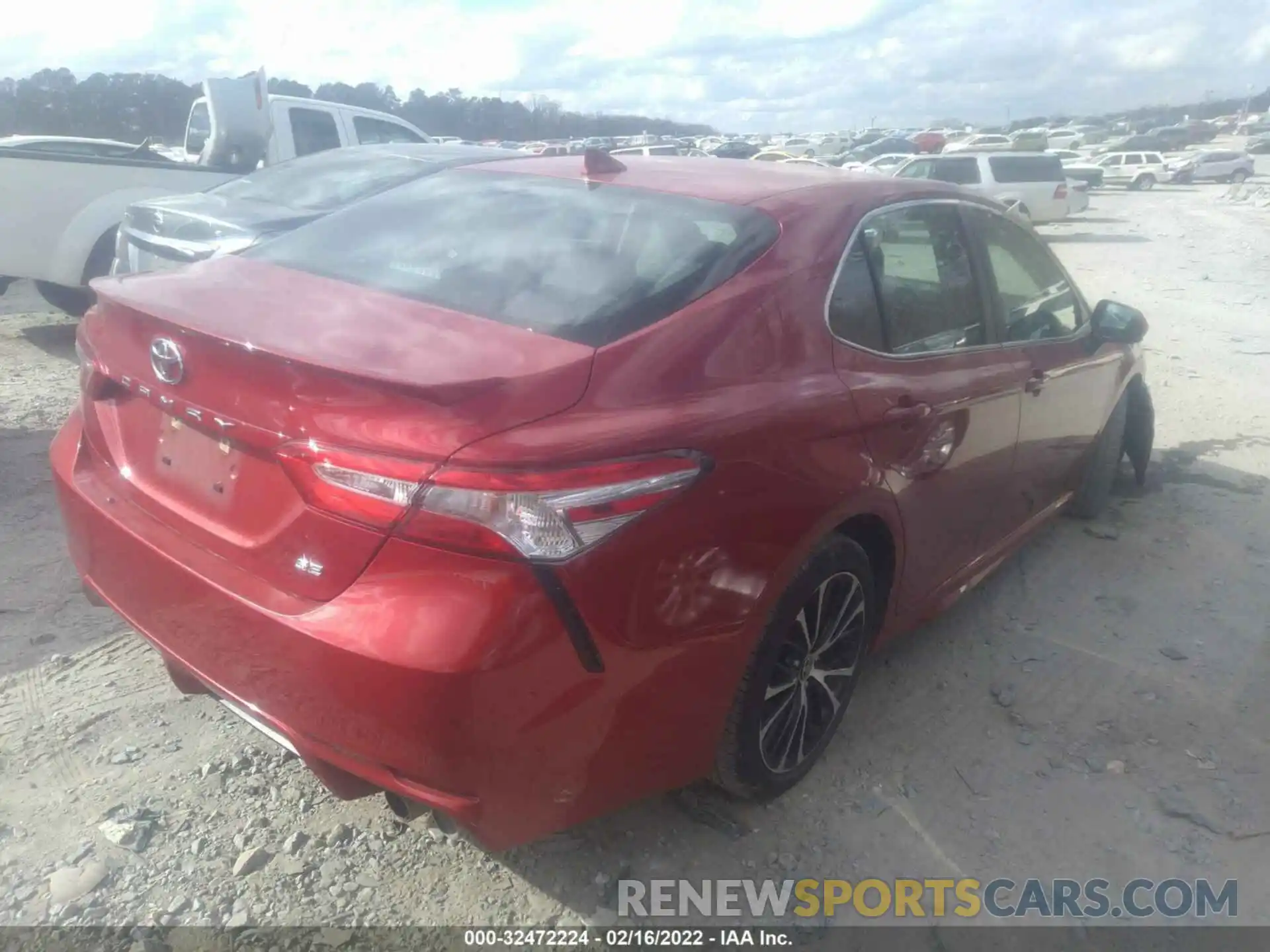 4 Photograph of a damaged car 4T1G11AK3LU360776 TOYOTA CAMRY 2020