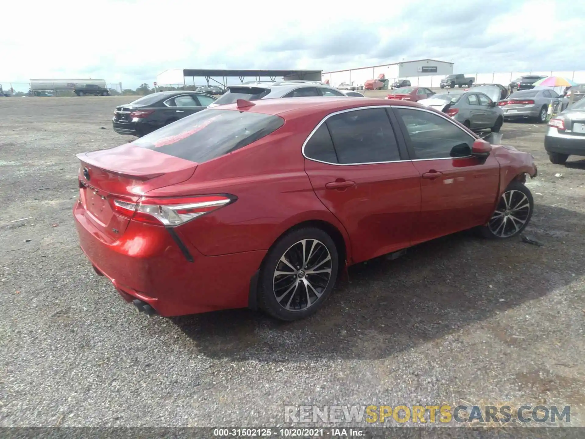 4 Photograph of a damaged car 4T1G11AK3LU363144 TOYOTA CAMRY 2020