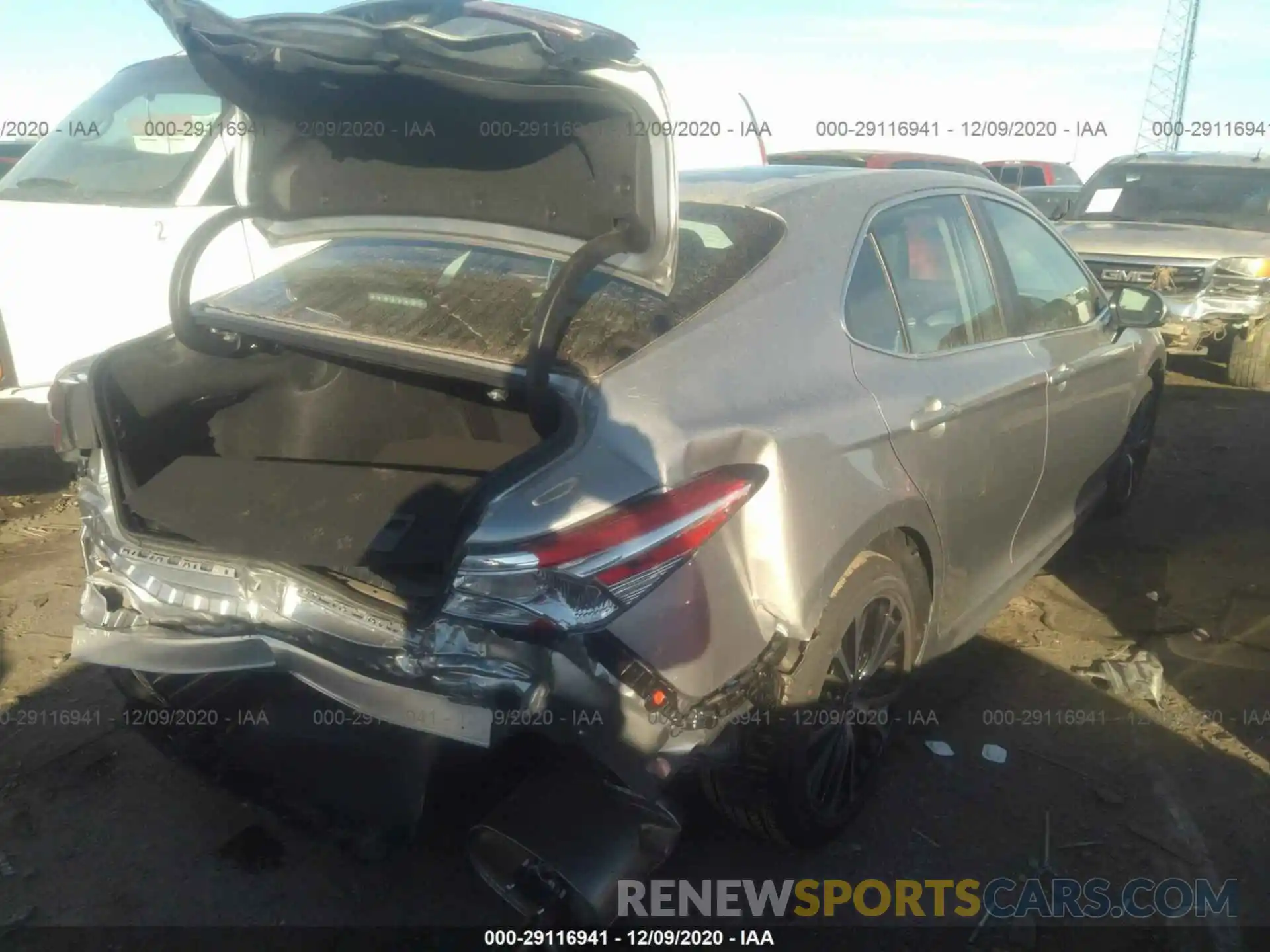 4 Photograph of a damaged car 4T1G11AK3LU364004 TOYOTA CAMRY 2020