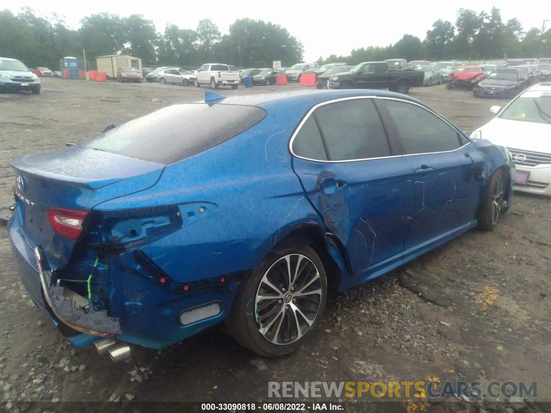 4 Photograph of a damaged car 4T1G11AK3LU371860 TOYOTA CAMRY 2020