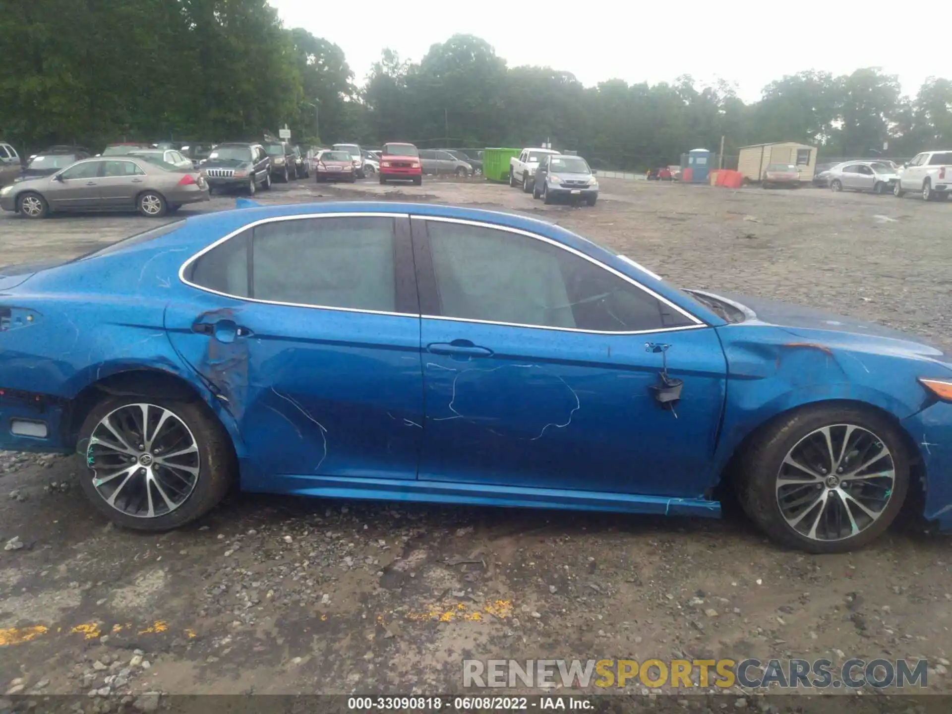 6 Photograph of a damaged car 4T1G11AK3LU371860 TOYOTA CAMRY 2020