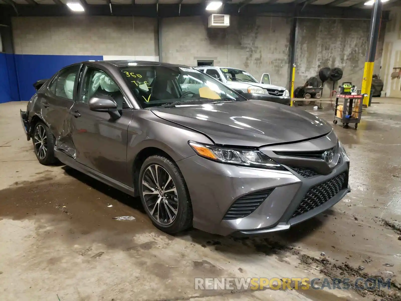 1 Photograph of a damaged car 4T1G11AK3LU372765 TOYOTA CAMRY 2020