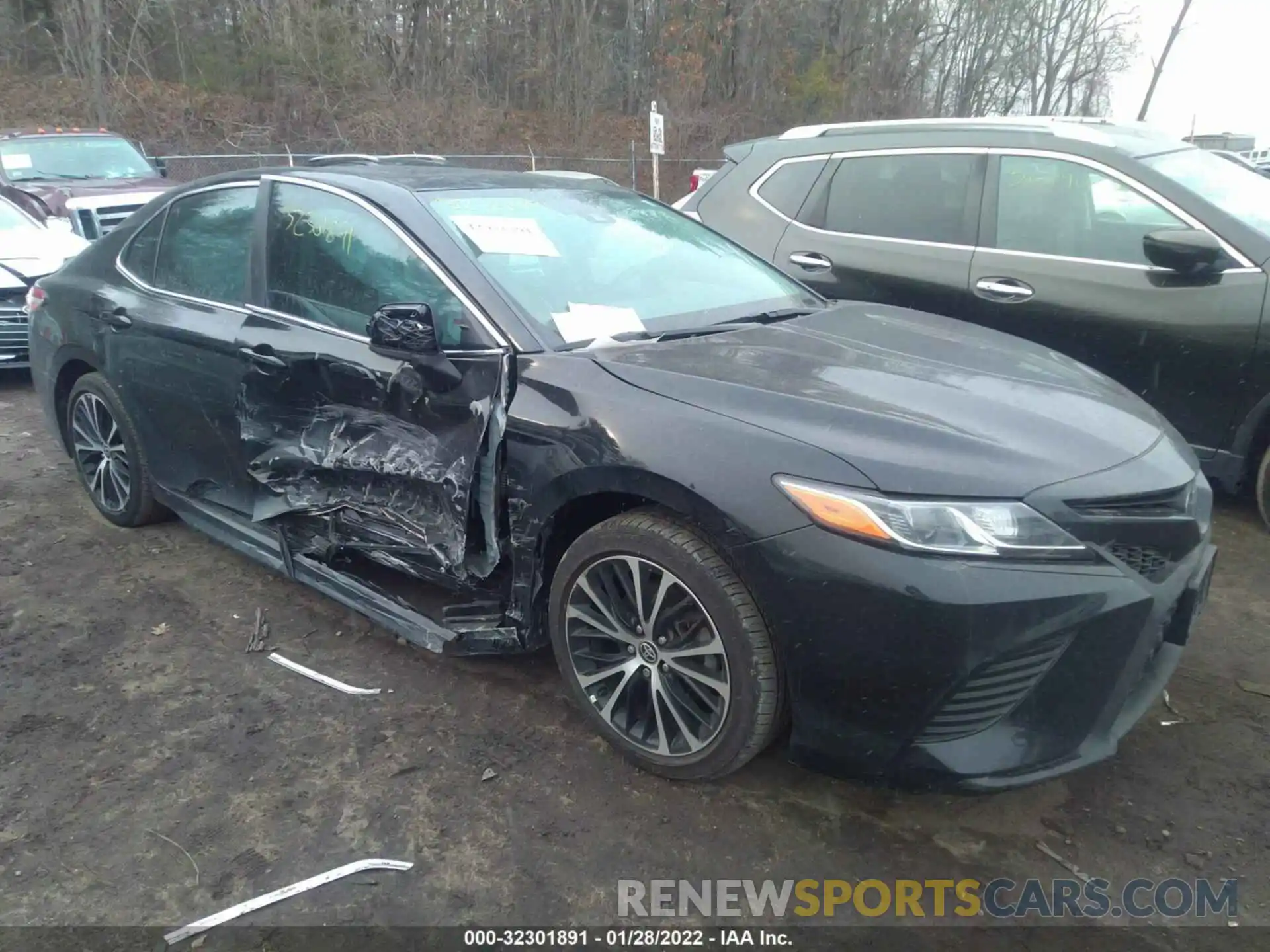 1 Photograph of a damaged car 4T1G11AK3LU388822 TOYOTA CAMRY 2020