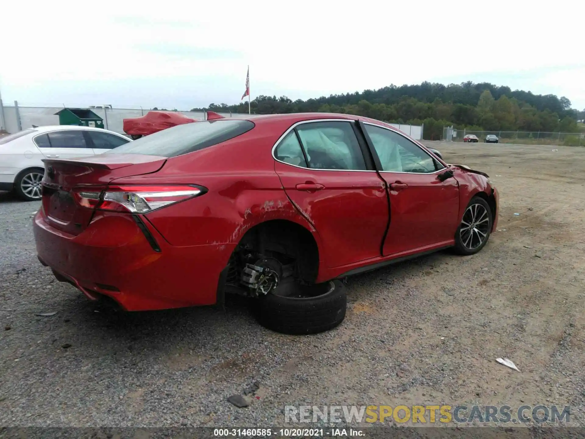 4 Photograph of a damaged car 4T1G11AK3LU389940 TOYOTA CAMRY 2020