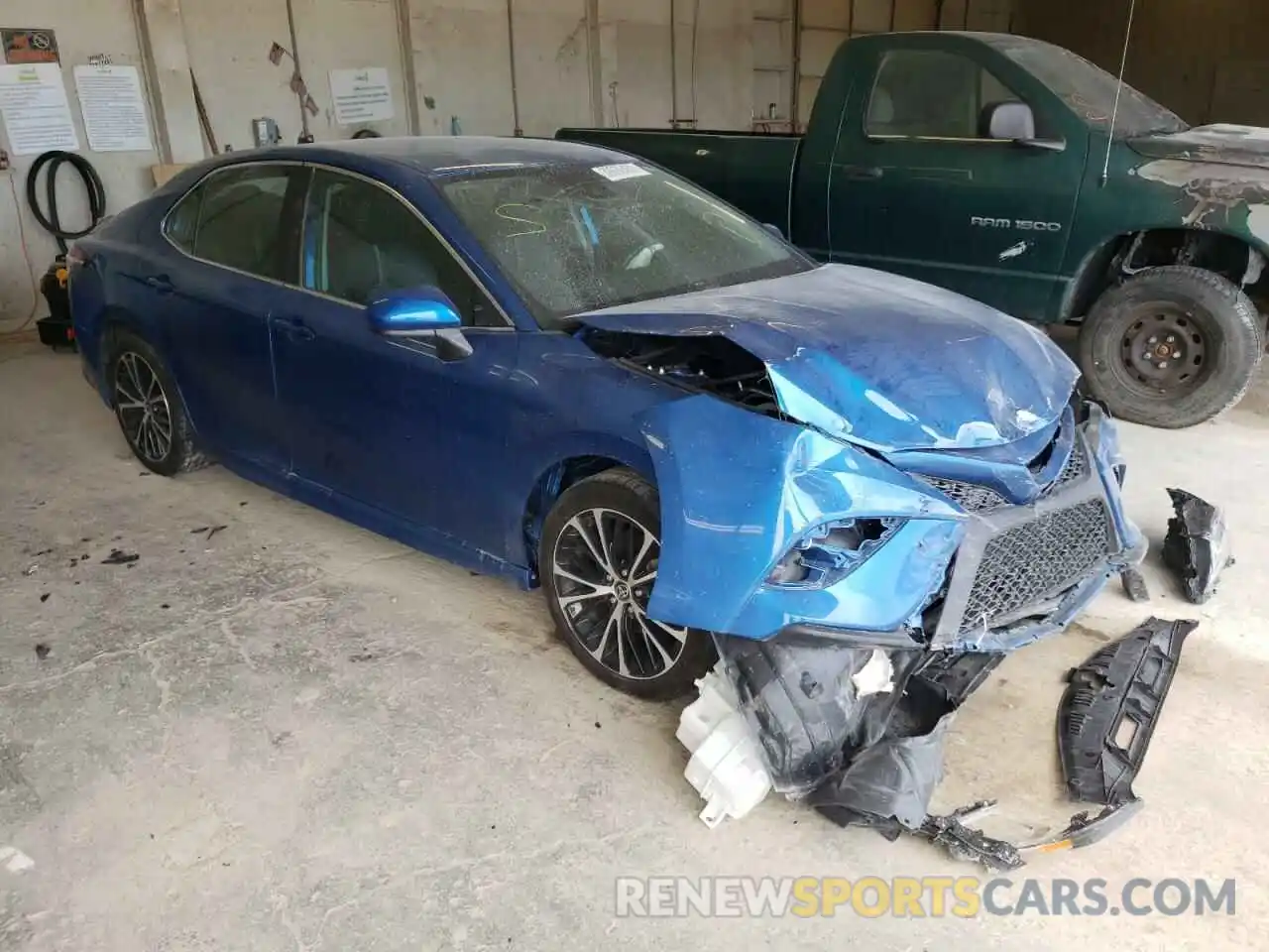 1 Photograph of a damaged car 4T1G11AK3LU397553 TOYOTA CAMRY 2020