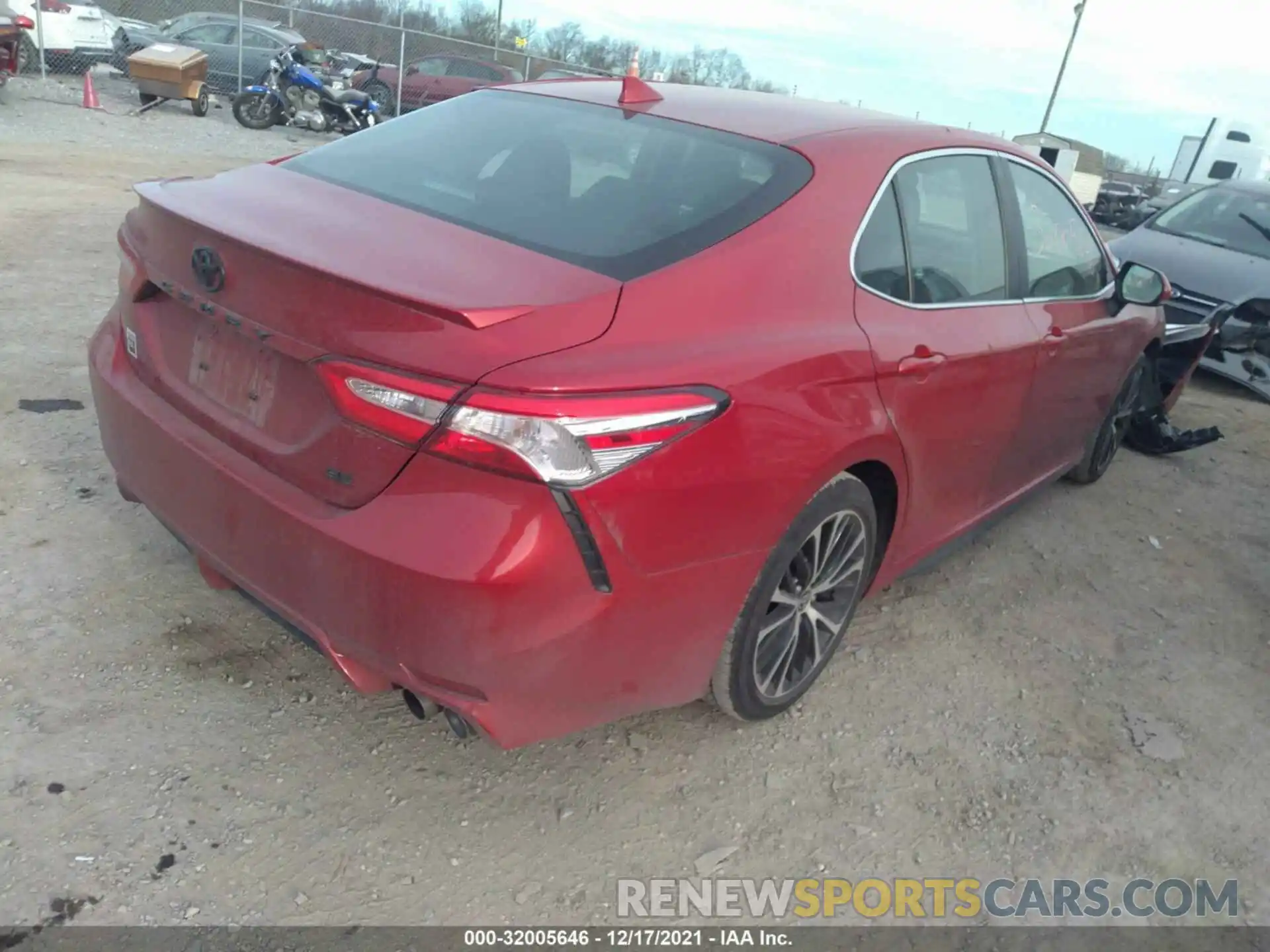 4 Photograph of a damaged car 4T1G11AK3LU398041 TOYOTA CAMRY 2020