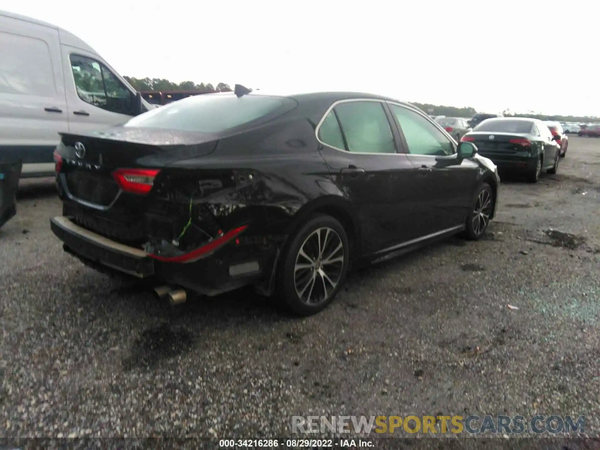 4 Photograph of a damaged car 4T1G11AK3LU501250 TOYOTA CAMRY 2020