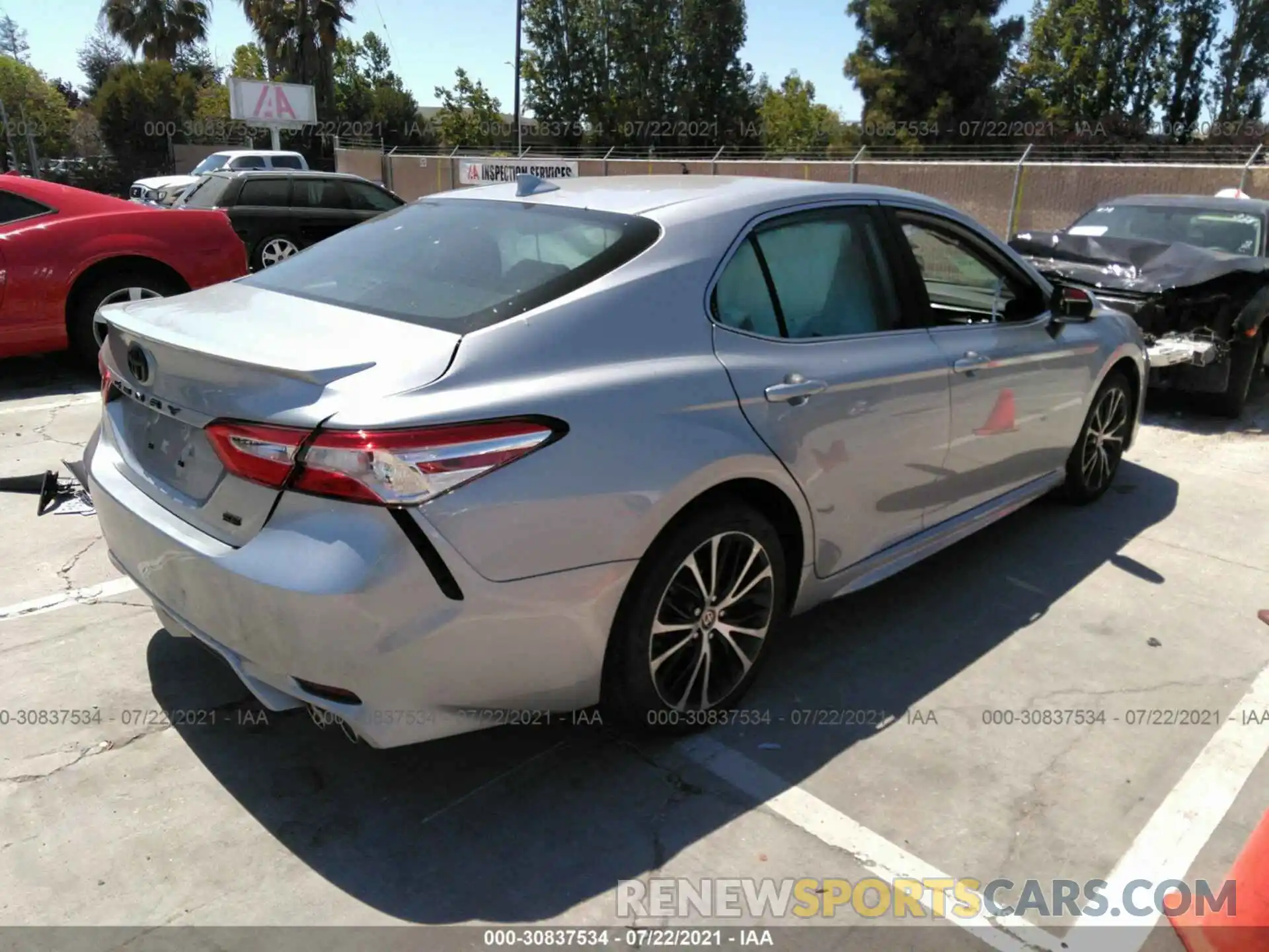 4 Photograph of a damaged car 4T1G11AK3LU502415 TOYOTA CAMRY 2020