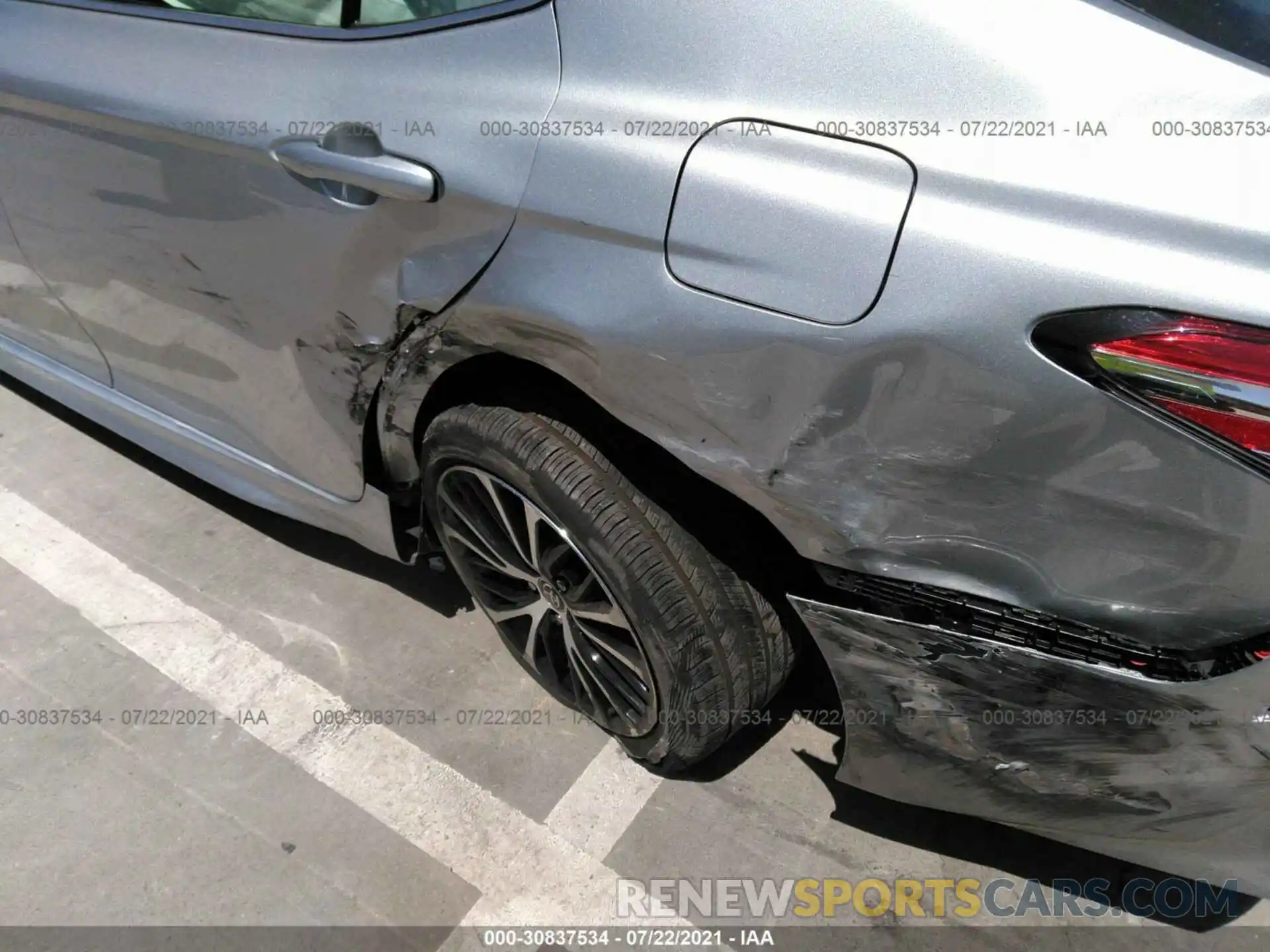 6 Photograph of a damaged car 4T1G11AK3LU502415 TOYOTA CAMRY 2020