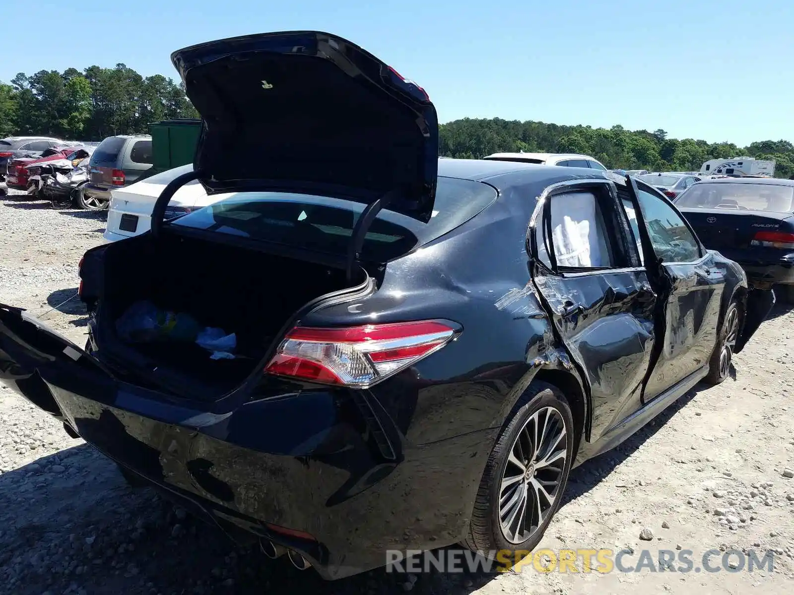 4 Photograph of a damaged car 4T1G11AK3LU504570 TOYOTA CAMRY 2020