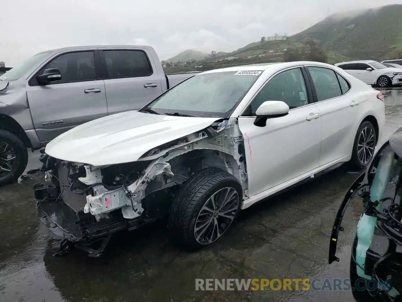 1 Photograph of a damaged car 4T1G11AK3LU505086 TOYOTA CAMRY 2020