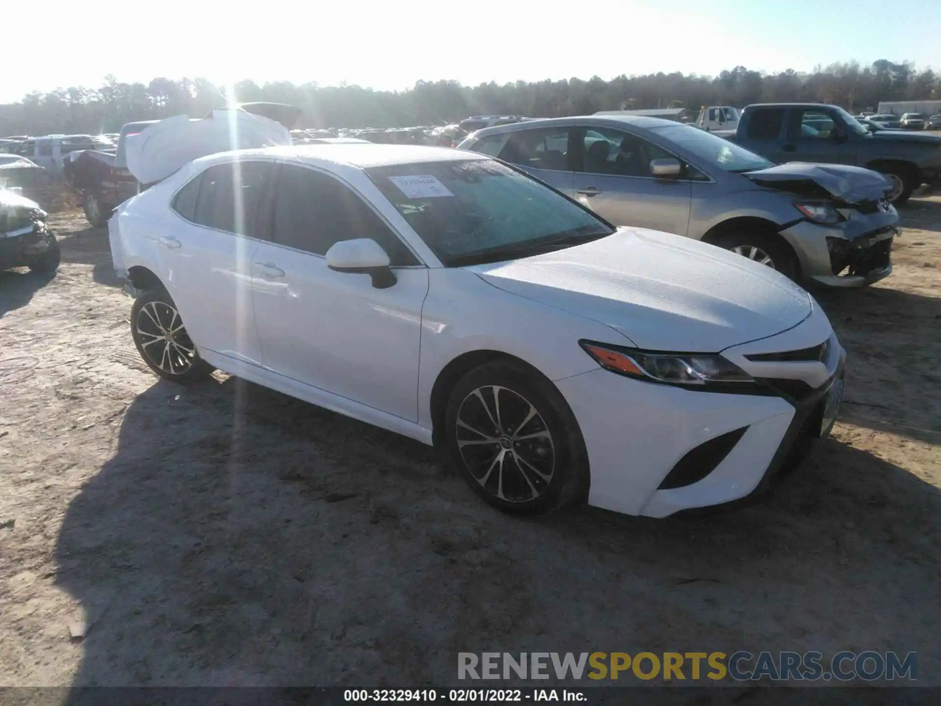 1 Photograph of a damaged car 4T1G11AK3LU505217 TOYOTA CAMRY 2020