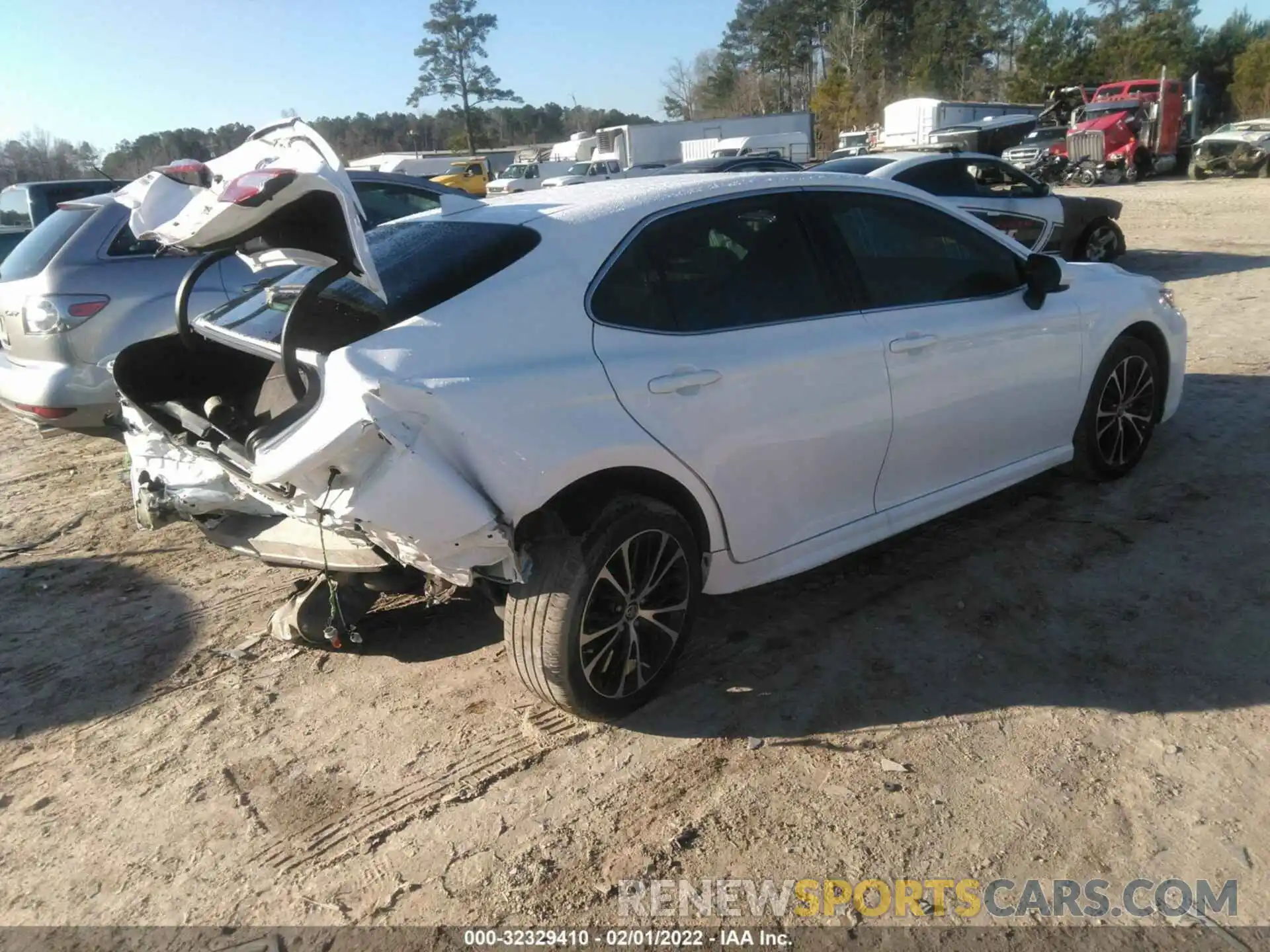 4 Photograph of a damaged car 4T1G11AK3LU505217 TOYOTA CAMRY 2020