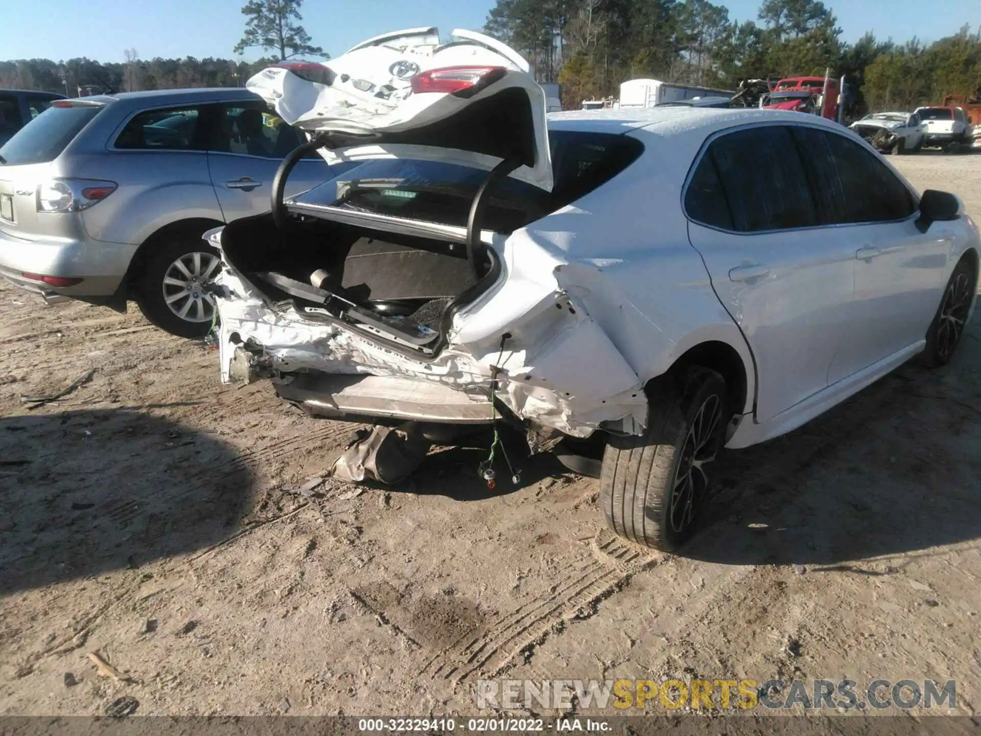 6 Photograph of a damaged car 4T1G11AK3LU505217 TOYOTA CAMRY 2020